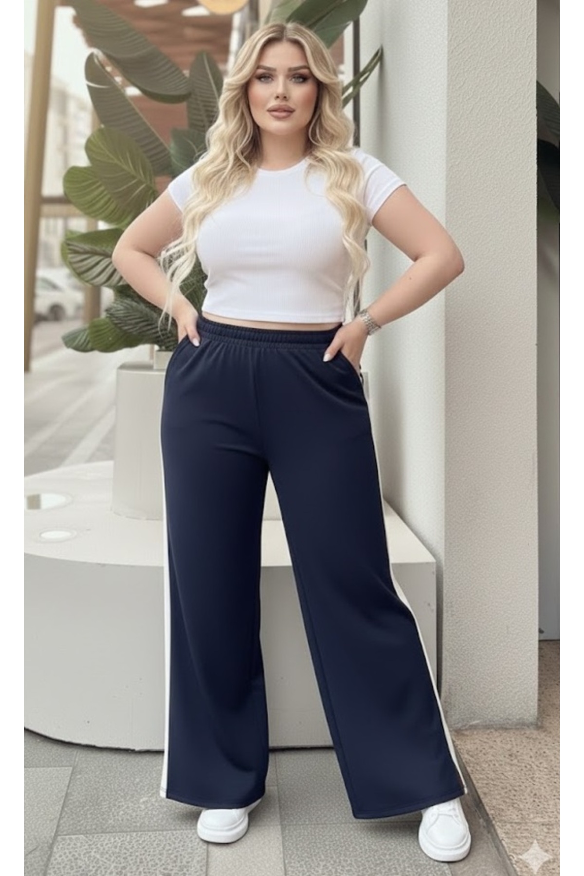 Butik Nilyam  Kadın Büyük Beden Şerit Yırtmaçlı İki İplik Eşofman Altı 24605 Lacivert - Görsel 5