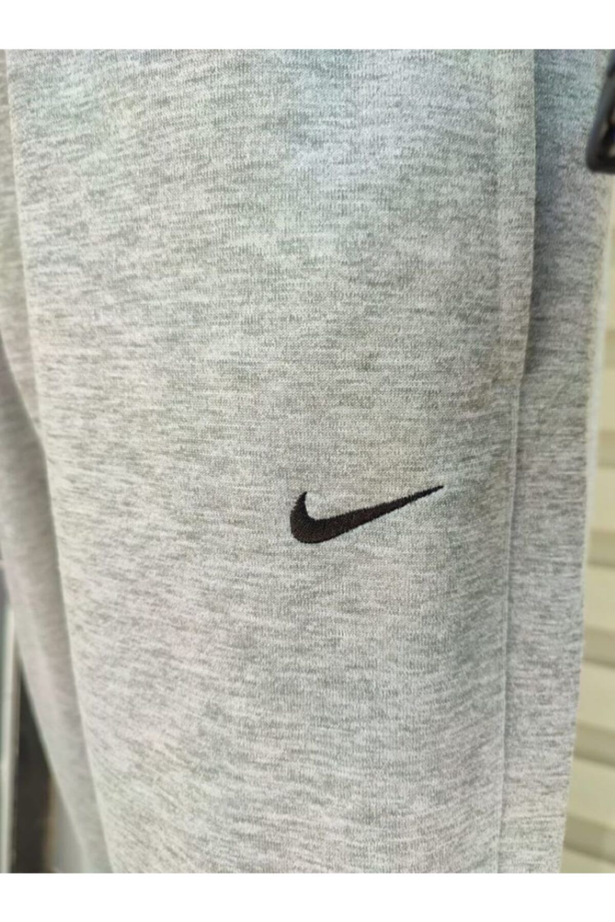 Dark gray online nike sweatpants