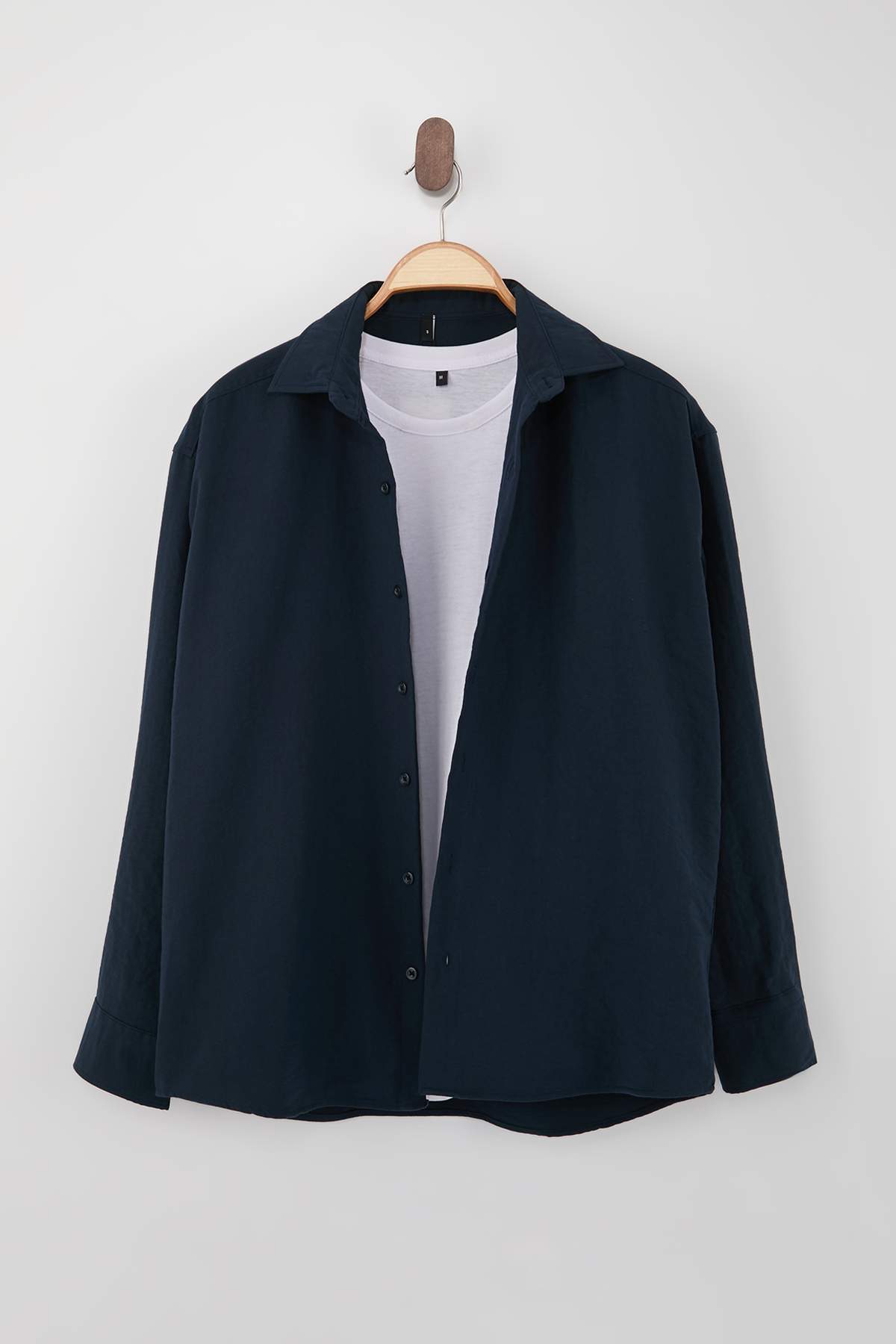 Trendyolmilla  Lacivert Regular Fit Mevsimlik Erkek Gömlek TMNSS26GO00005 - Görsel 8