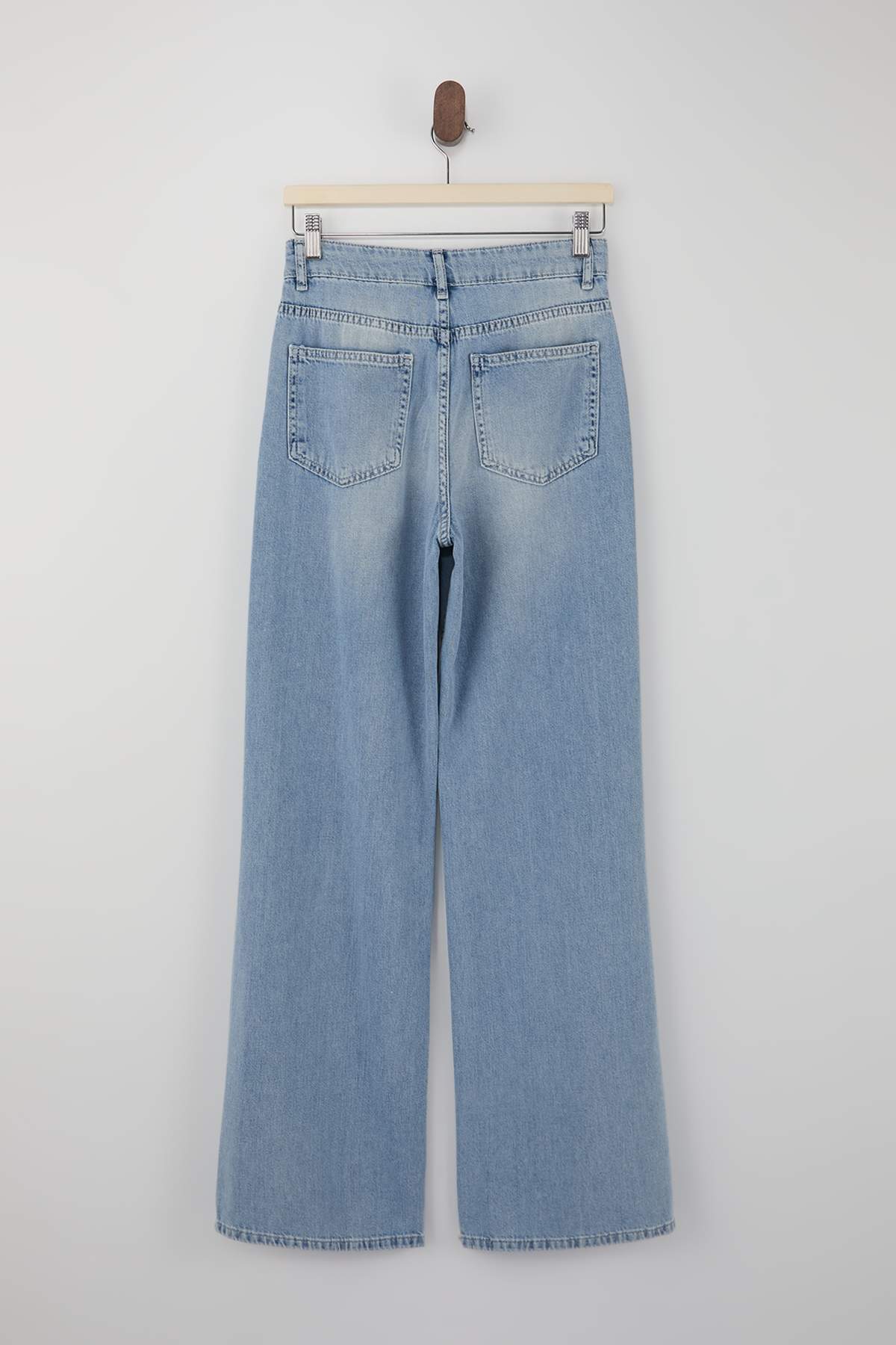 Trendyolmilla  Trendyolmilla Wardrope Essentials Açık Mavi DÖKÜMLÜ Yüksek Bel Wide Leg Jeans TWOSS26JE00128 - Görsel 10