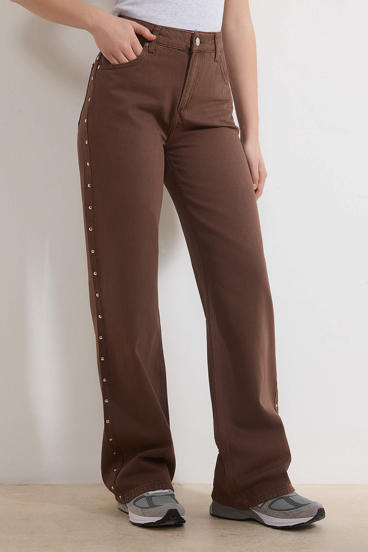 Trendyolmilla  Kahverengi DÖKÜMLÜ Trok Detaylı Yüksek Bel %100 Pamuk Wide Leg Jeans TWOSS26JE00065 - Görsel 3