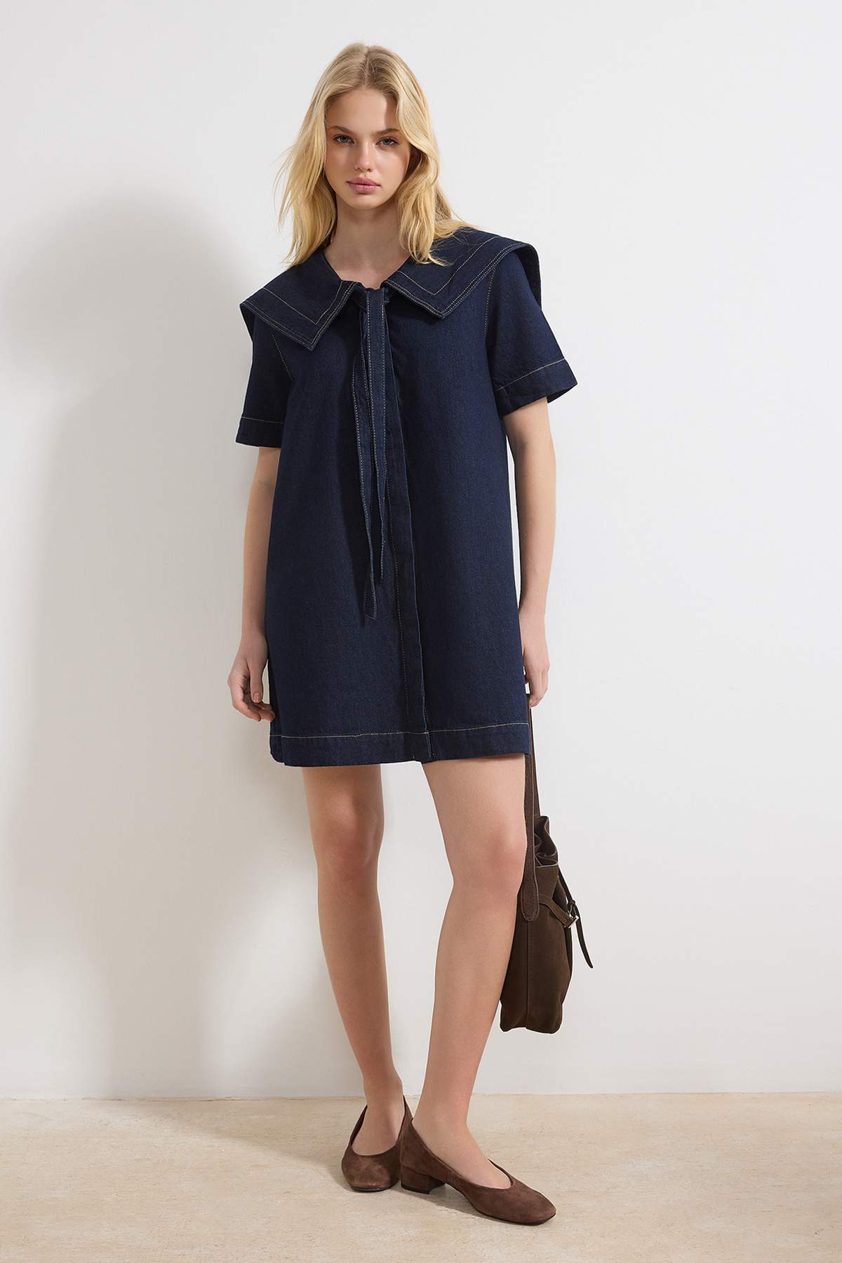 Trendyolmilla  Mavi Bebe Yaka Detaylı %100 Pamuk Mini Denim Elbise TWOSS26EL00041