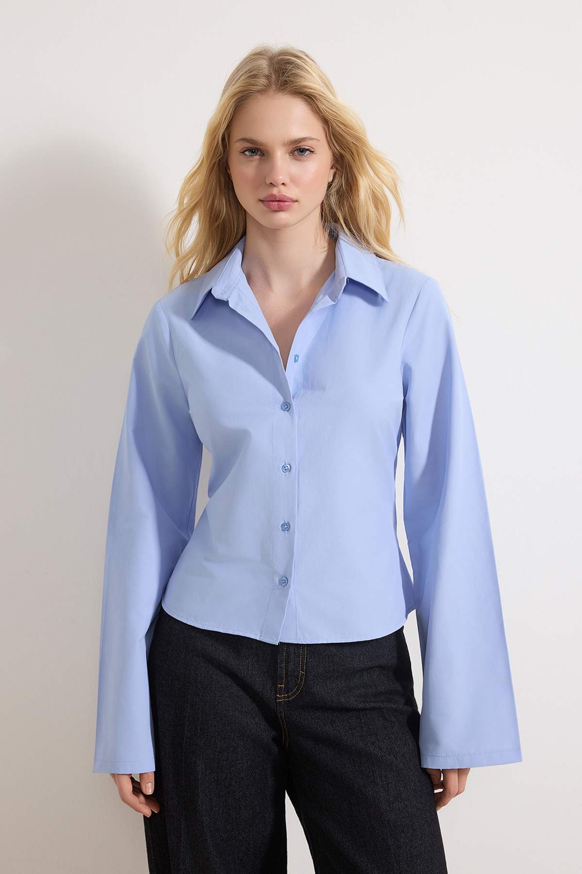 Trendyolmilla  Açık Mavi Korse Detaylı Bele Oturan Gömlek TWOAW26GO00055 - Görsel 2