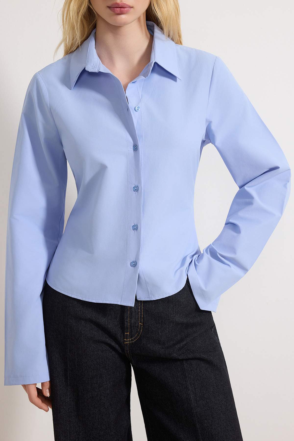 Trendyolmilla  Açık Mavi Korse Detaylı Bele Oturan Gömlek TWOAW26GO00055 - Görsel 3