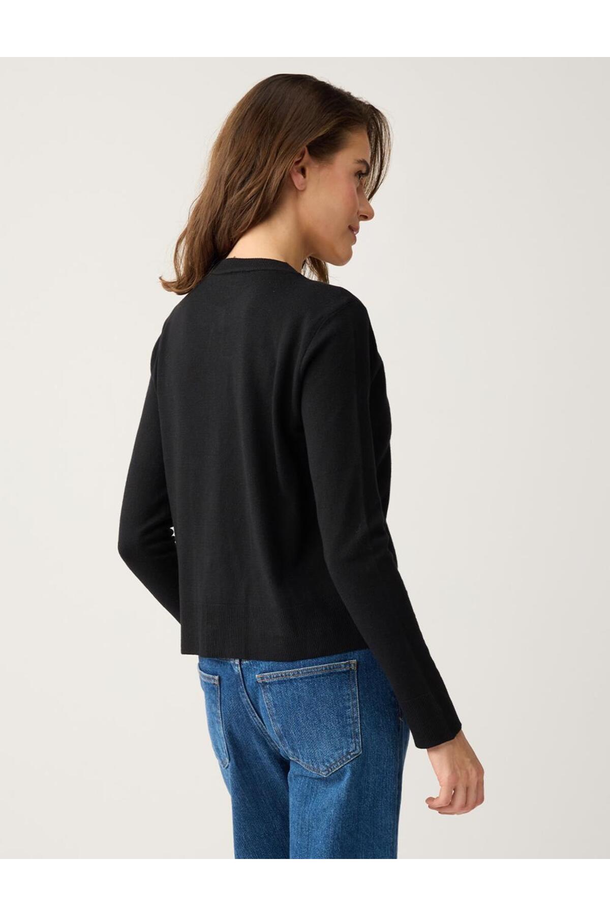 Jimmy Key  Siyah Parlak Düğme Detaylı Yuvarlak Yaka Triko Hırka - Görsel 5