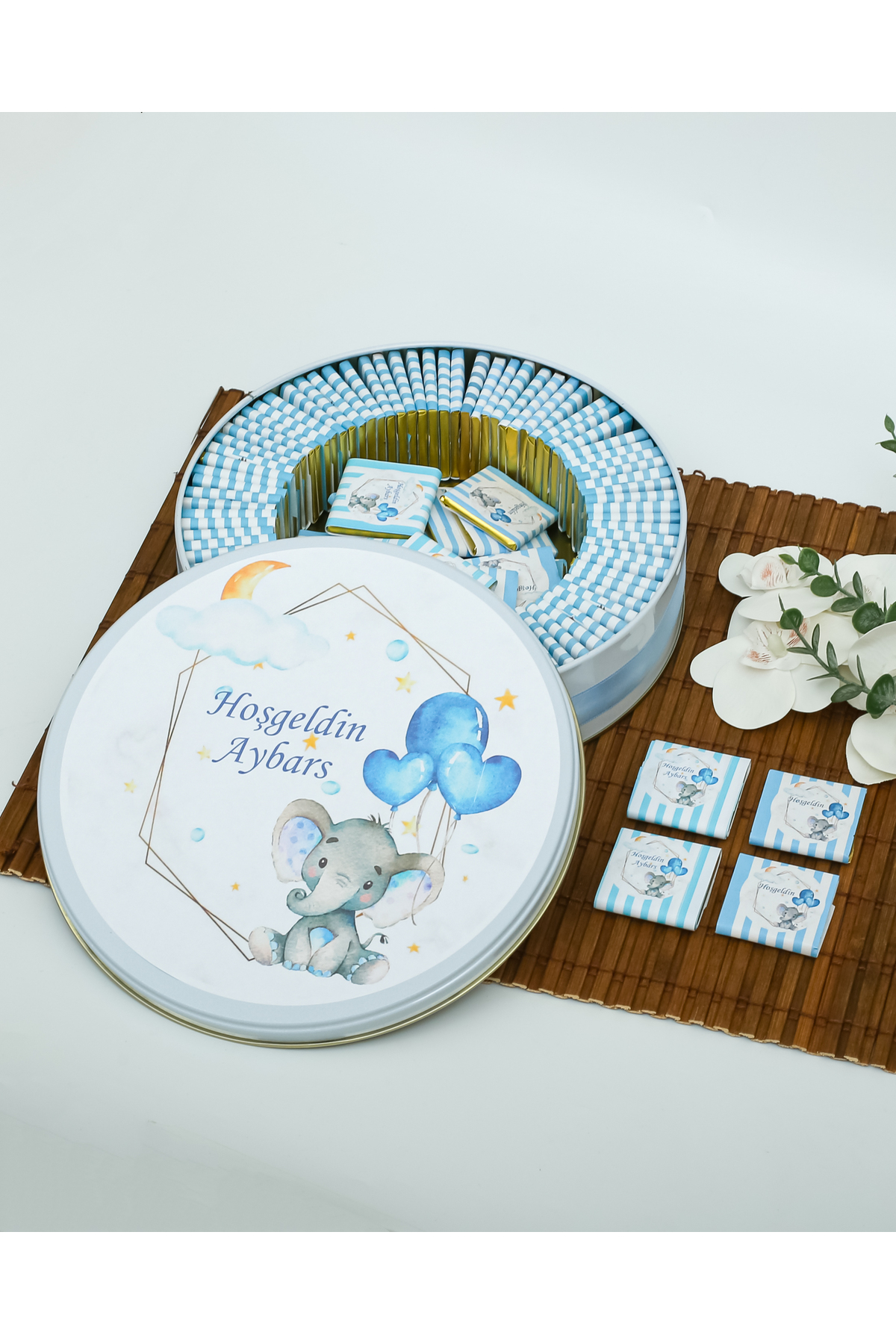 BUGİTO 50 Adet Mavi Balon Tutan Fil Temalı İsme Özel Hoşgeldin Erkek Bebek Doğum Günü Hediyelik Çikolata fotoğrafı 3 (önizleme)