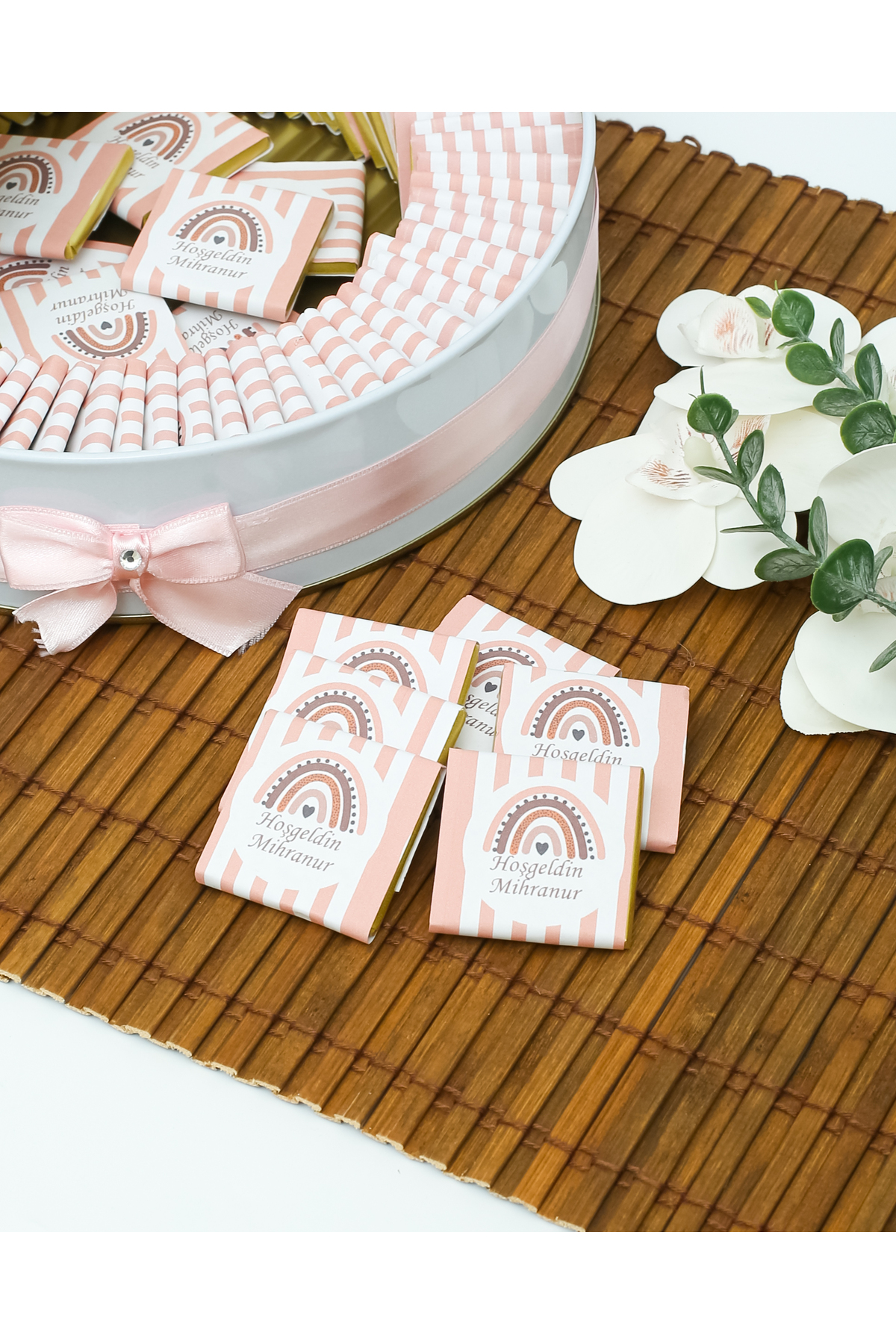 BUGİTO 100 Adet Pudra Gökkuşağı Temalı İsme Özel Hoşgeldin Kız Bebek Doğum Günü Hediyelik Çikolata fotoğrafı 5 (önizleme)