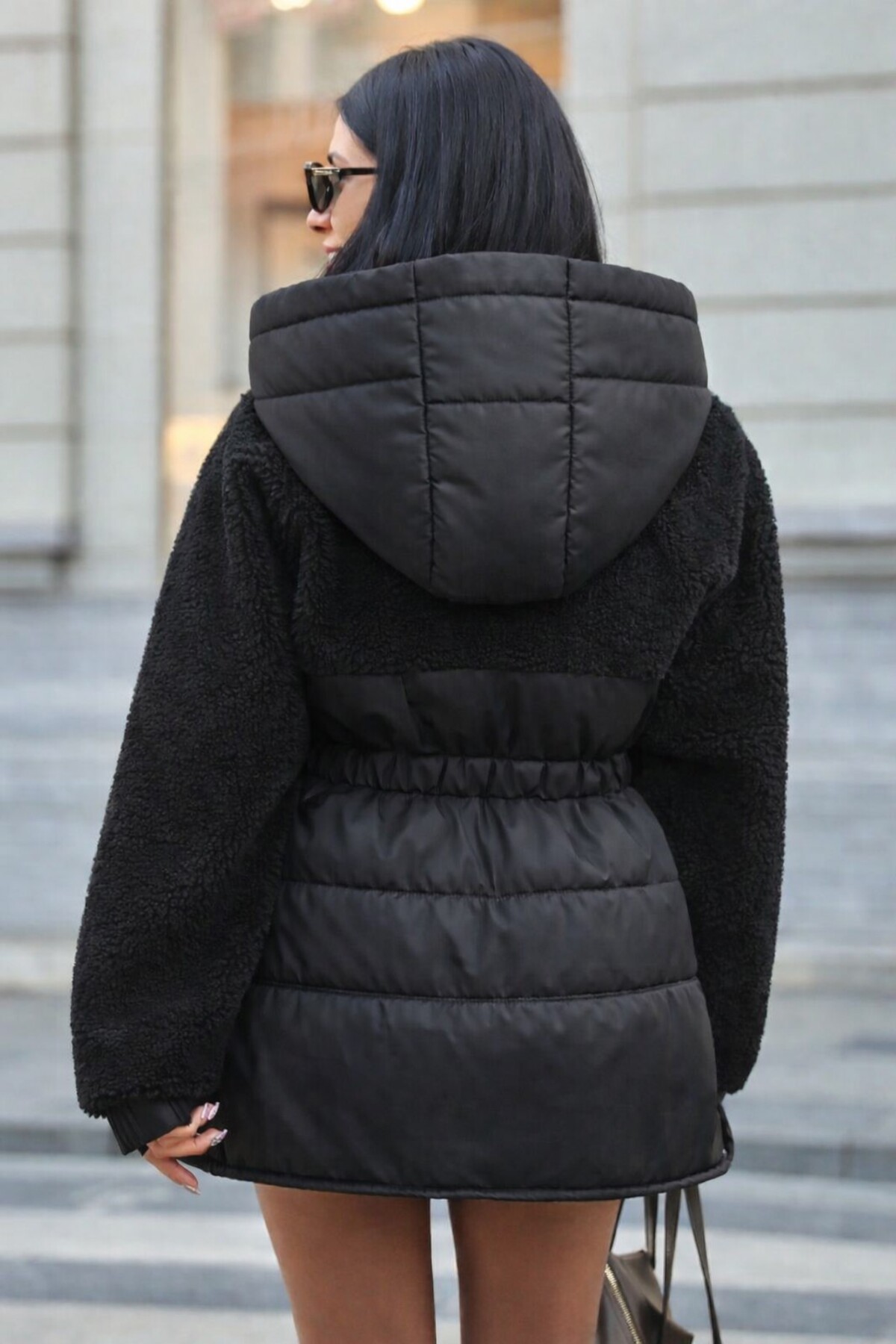 BORCKA TEKSTİL  Siyah Deri Görünümlü Peluş Detaylı Kadın Mont - Görsel 3