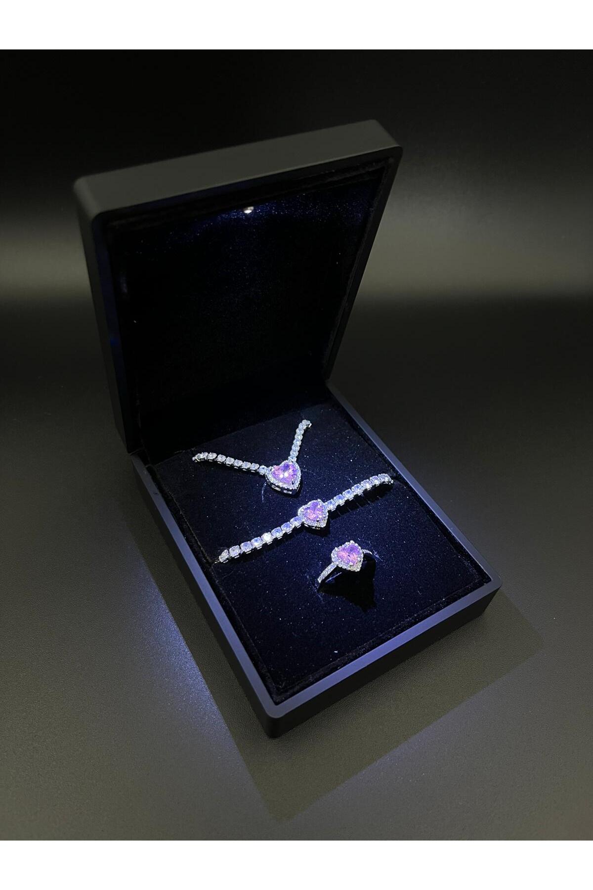 3-Piece Real Steel Heart Waterway Set in Lighted Set Box Women's Day Gift