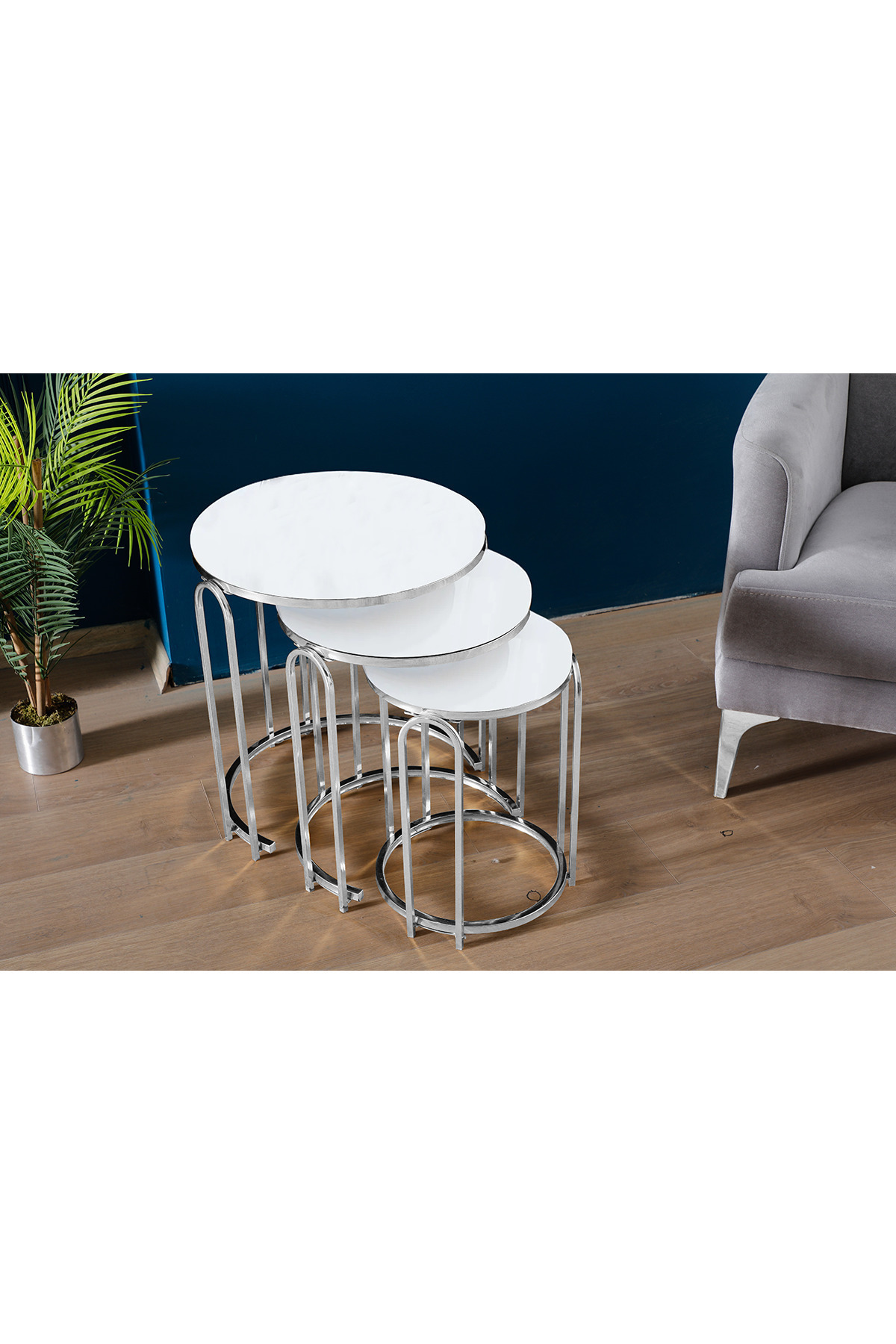 3' LÜ BEYAZ KIRILMAZ (TEMPERLİ) CAM NİKEL (GÜMÜŞ) AYAK LENKA METAL SEHPA