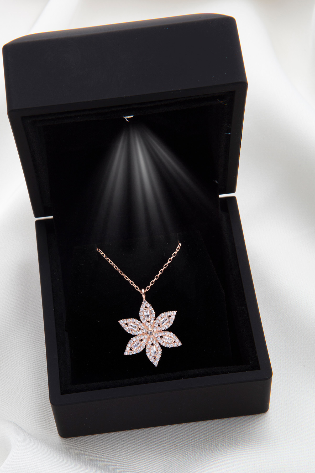 SARIASLAN  Işıklı Kutuda 925 Ayar Gümüş Lotus Çiçeği Kolyesi Rose Gold - Görsel 3