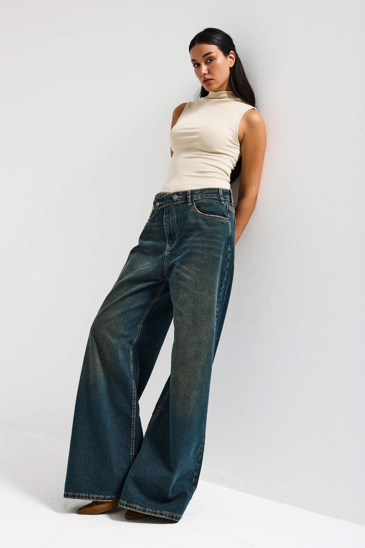 it's basic  Kadın Koyu Tint Renk Mega Baggy Fit Bol Kesim Denim Jean - Görsel 3