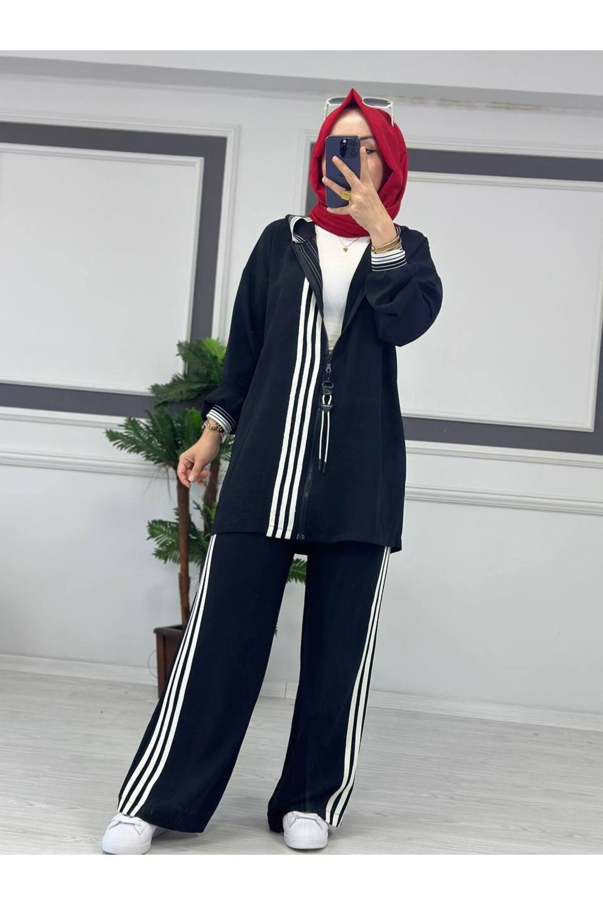 Butik Kardelen Çubuklu Kapüşon Detaylı Tesettür Takım Siyah görsel 6