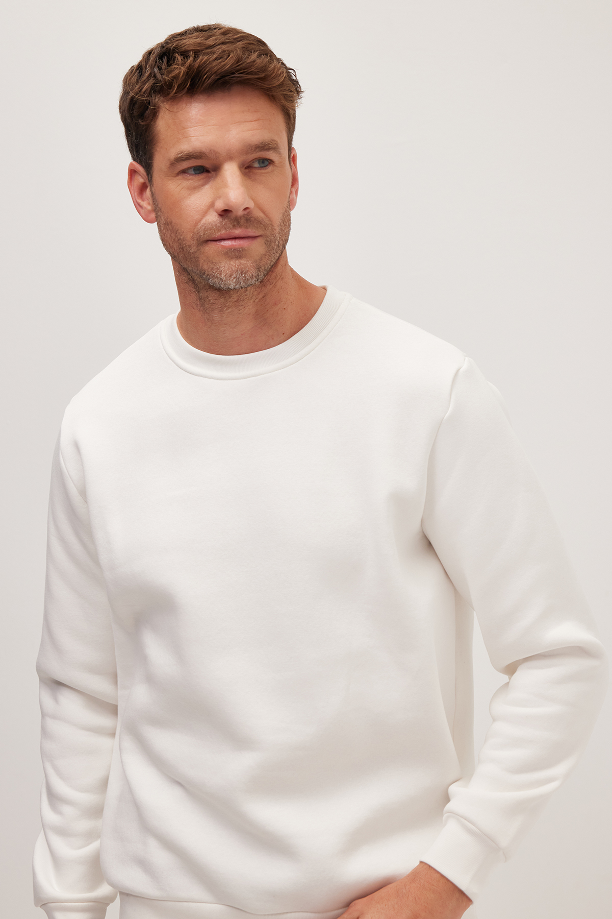 Unisex Relax Fit Rahat Kesim Pamuklu 3 İplik İçi Polarlı Beyaz Bisiklet Yaka Sweatshirt — سفید SW220005 — تصویر 5 از 7