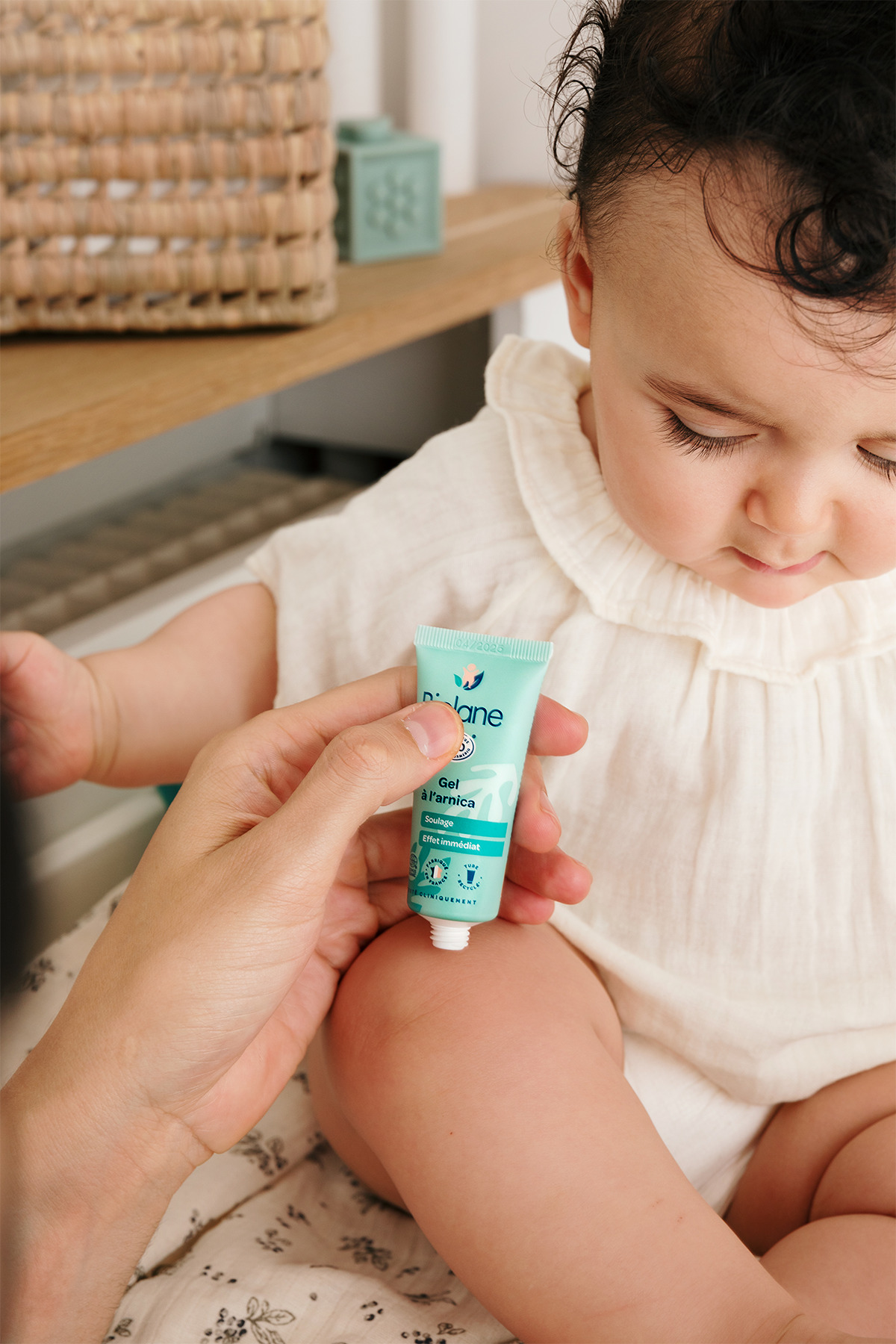 Biolane %99 Doğal İçerikli Morluk ve Çarpma Yatıştırıcı Rahatlatıcı Parfümsüz Organik Arnika Jel (20ml) fotoğrafı 6 (önizleme)