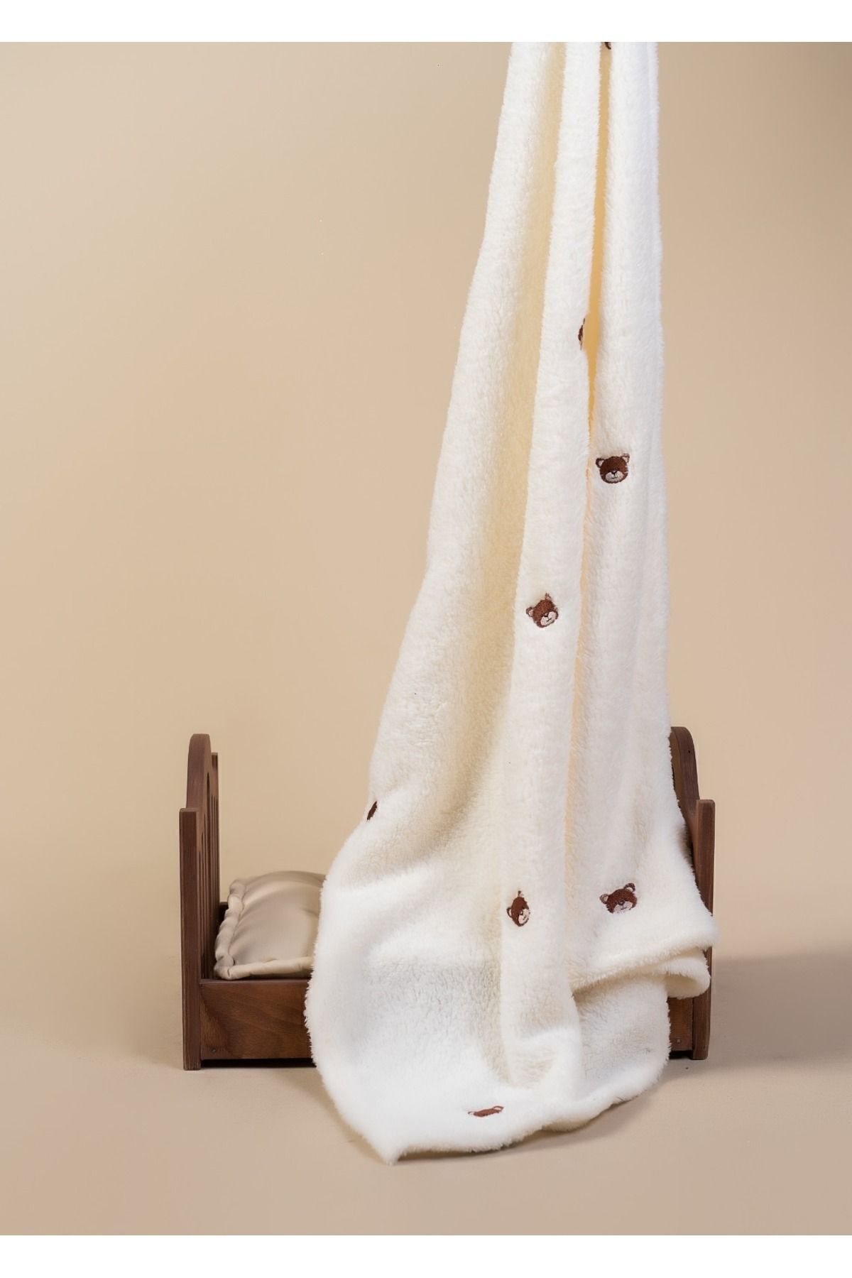 DensHaus Ayıcık Desenli Nakışlı Bebek Battaniyesi 90 X 110 Krem Wellsoft fotoğrafı 6 (önizleme)