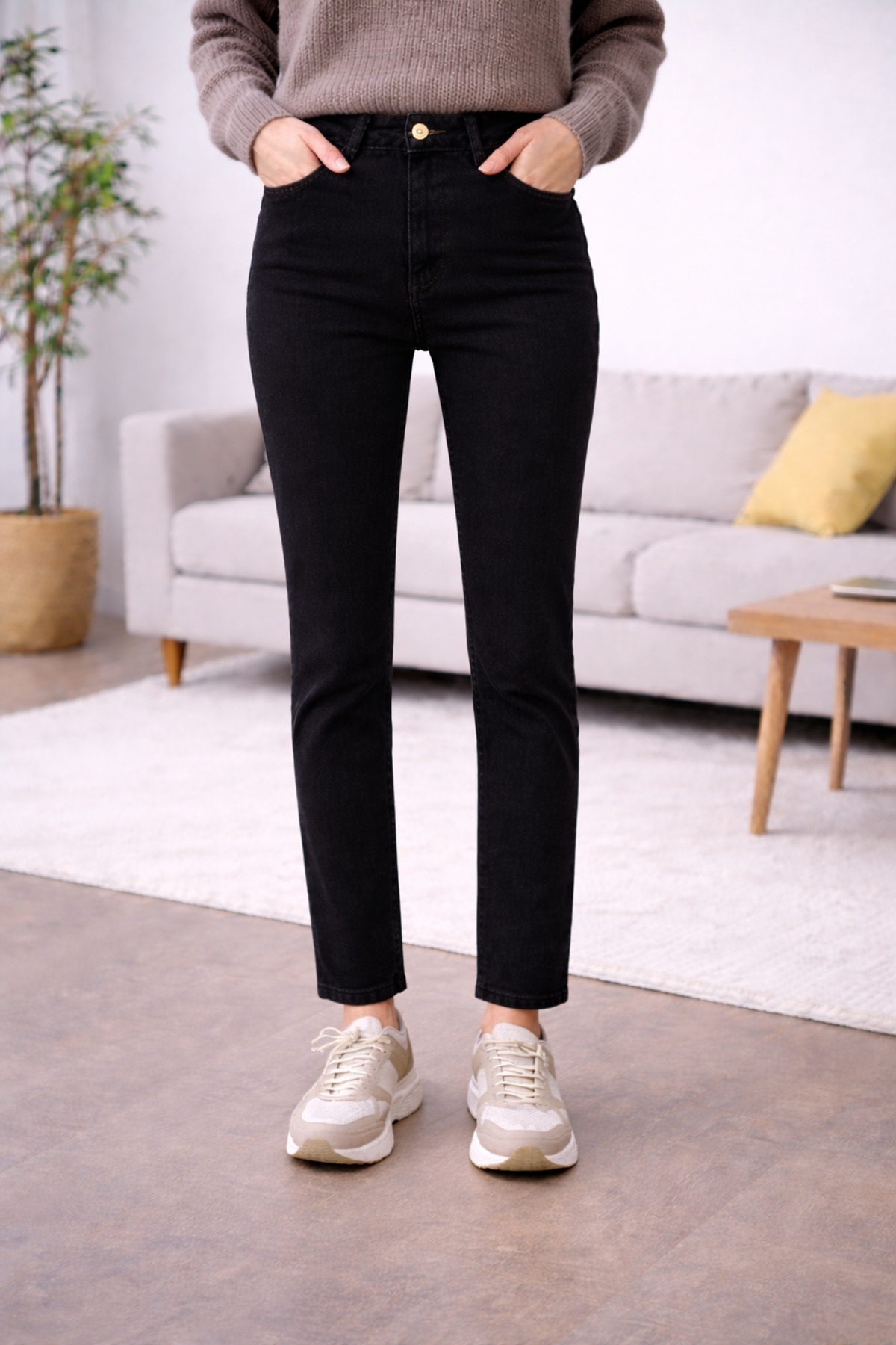 DELDNM Line Kadın Siyah Yüksek Bel Likralı Trend Mom Jean görsel 4