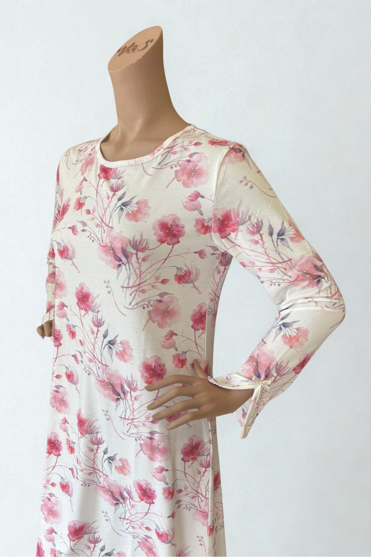 Villager&Son Vs Desenli O Yaka Penye U.kol Gecelik 26k Evm beyaz pembe çiçekli