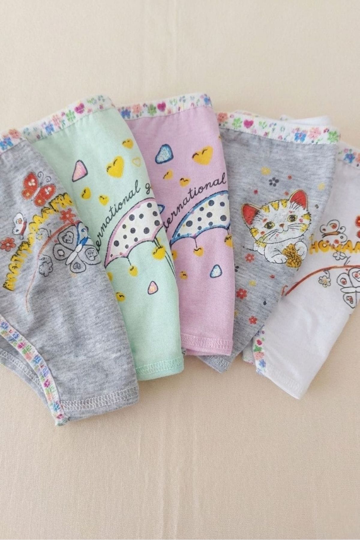 Tutku 5'li Paket Pamuklu Kız Bebek Külot - Karma Renkli Baskılı Yumuşak Bebek İç Giyim Seti fotoğrafı 2 (önizleme)