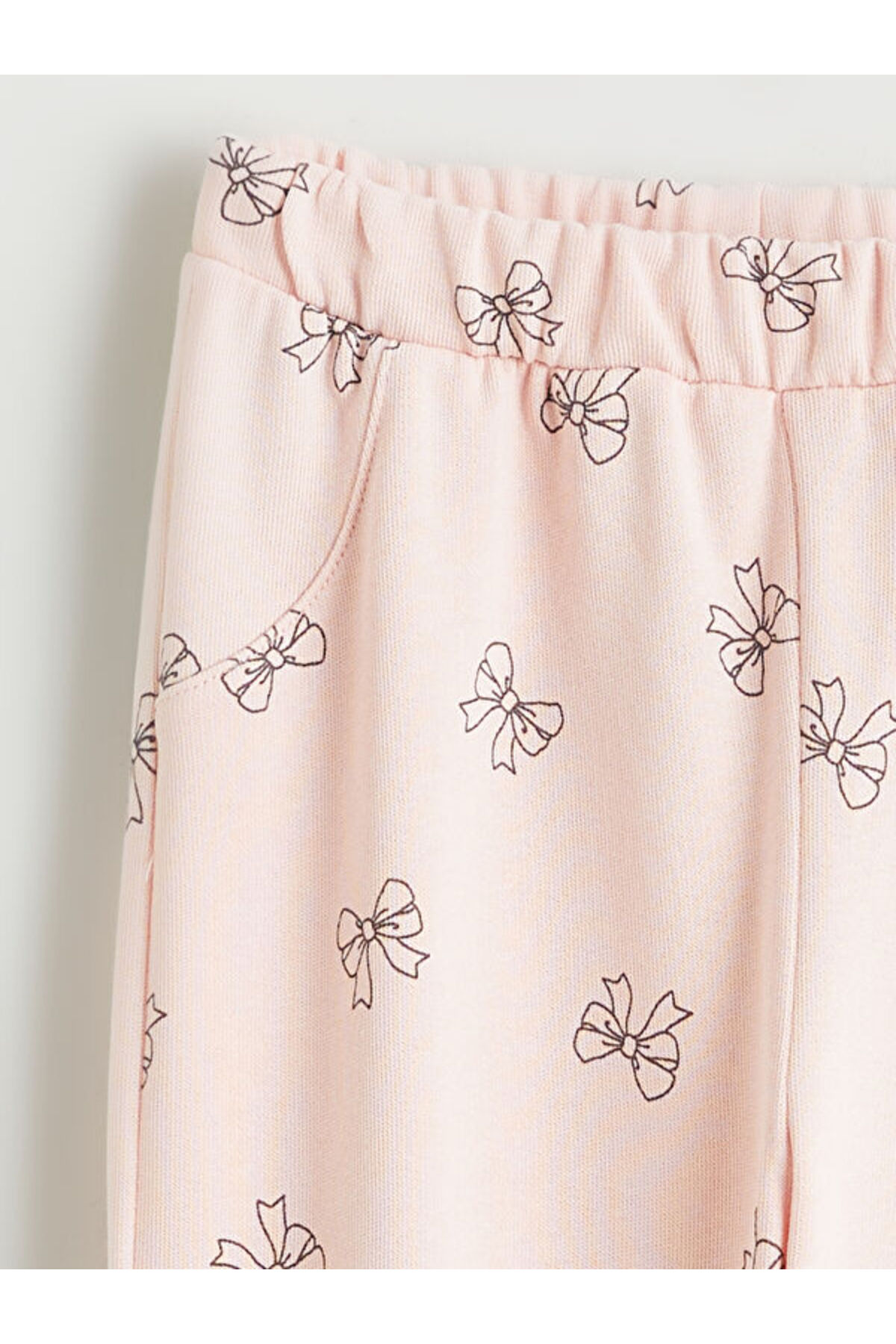 LC Waikiki Shining Store'dan Işıltılı Seçimler Fiyonk Baskılı Kız Bebek Jogger Eşofman Altı fotoğrafı 3 (önizleme)