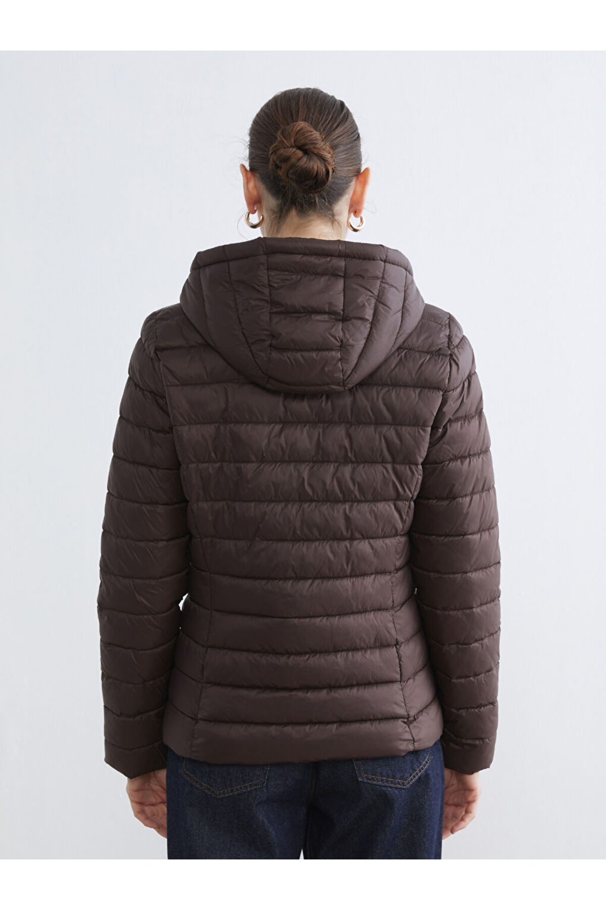 LC Waikiki  Antrasit Kapüşonlu Kadın Şişme Mont - Görsel 5