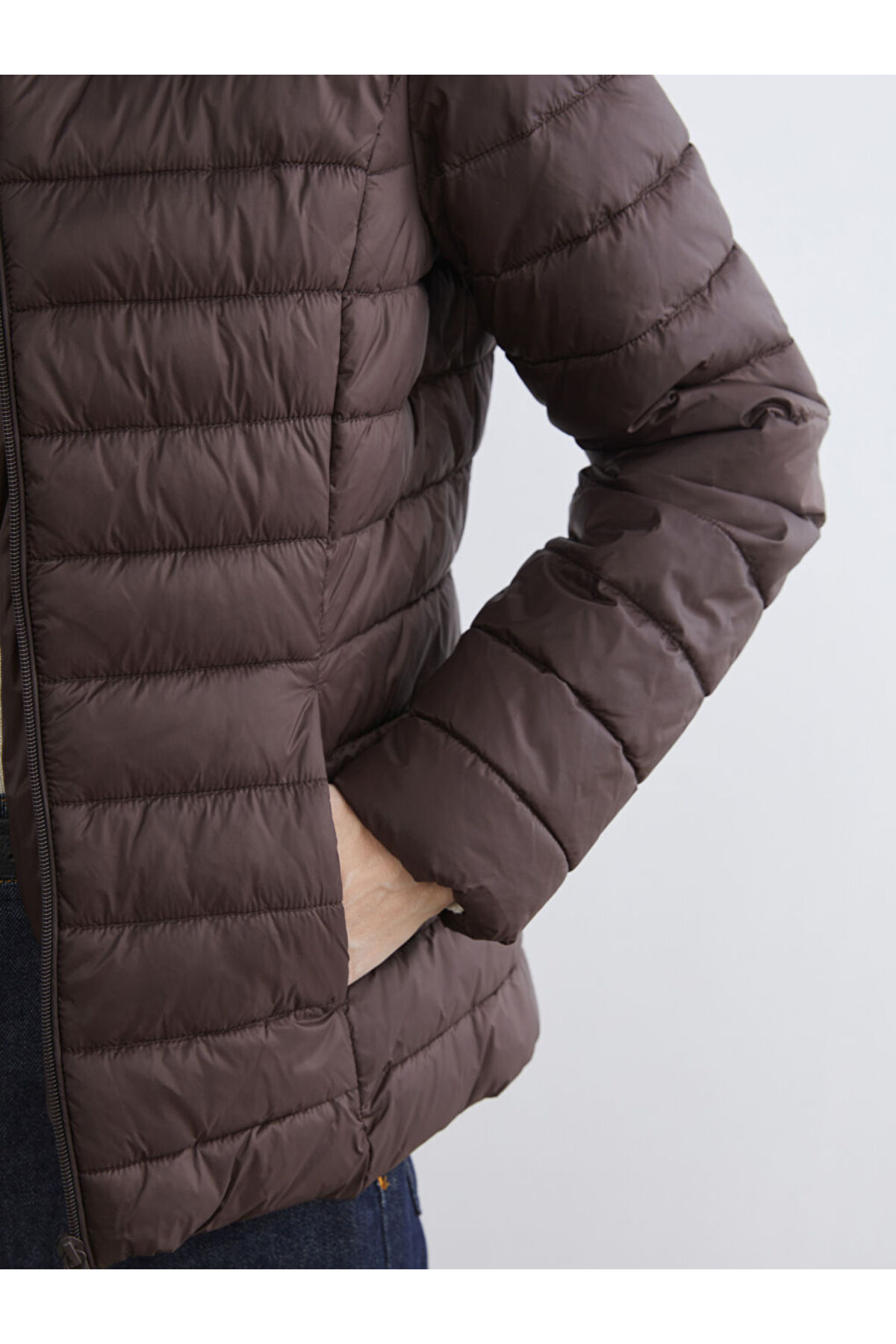 LC Waikiki  Antrasit Kapüşonlu Kadın Şişme Mont - Görsel 3