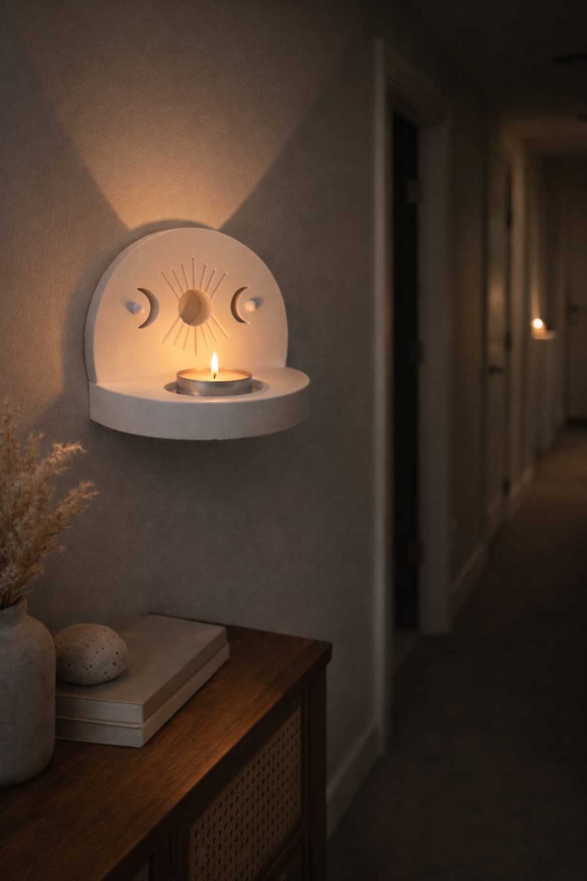 Dekoratif Beton Duvar Mumluğu – Güneş ve Ay Figürlü El Yapımı Mumluk