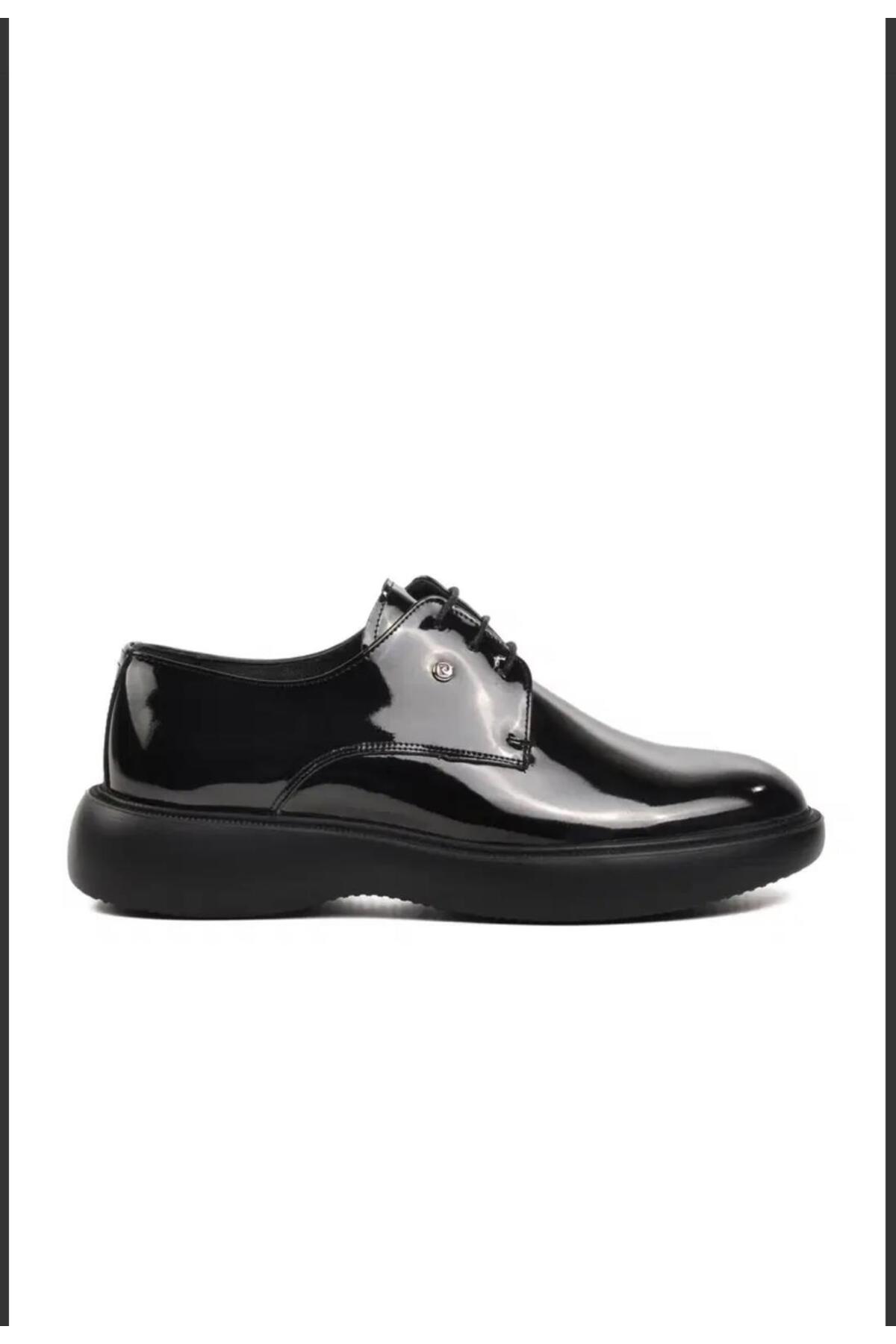 کفش راحتی مردانه چرم طبیعی ورنی مشکی کد ۷۰۹۱۴ M پیر کاردین کفش کلاسیک Pierre Cardin