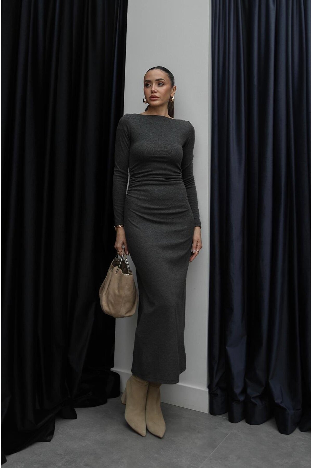 Havoş  Antrasit Yanları Drapeli Kayık Yaka Elbise