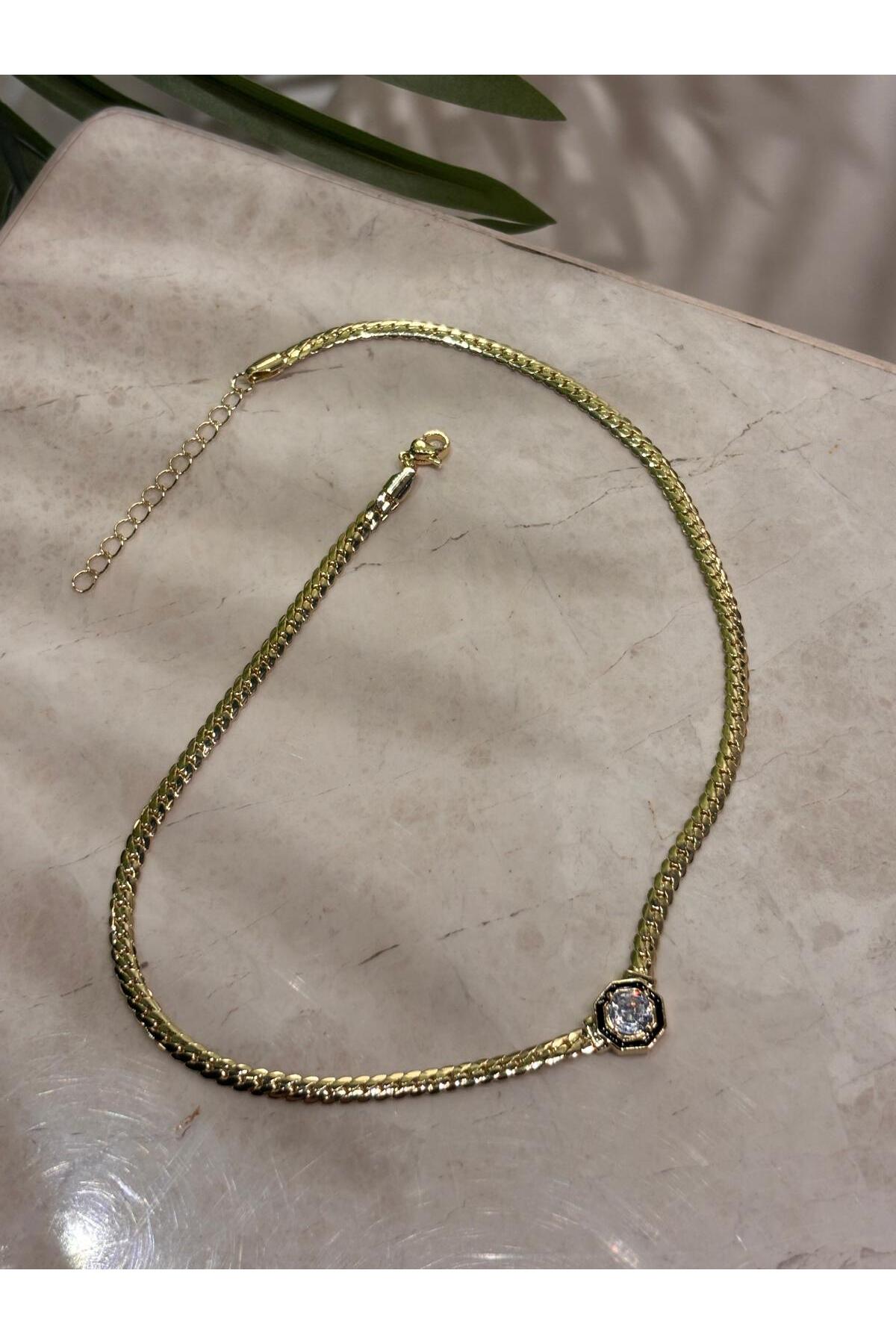 Veralys Atelier GOLD RENK SİYAH TAŞ DETAYLI ÖRGÜ ZİNCİR SERENAY LEYLA MODEL 14K ÇELİK KOLYE görsel 3