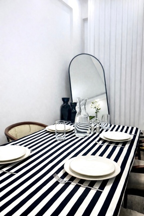 Han Deco Siyah Çizgili Zebra Masa Örtüsü