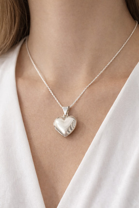 liore dünyası 925 Ayar Gümüş Minimal Açık Kalp Madalyon Kolye