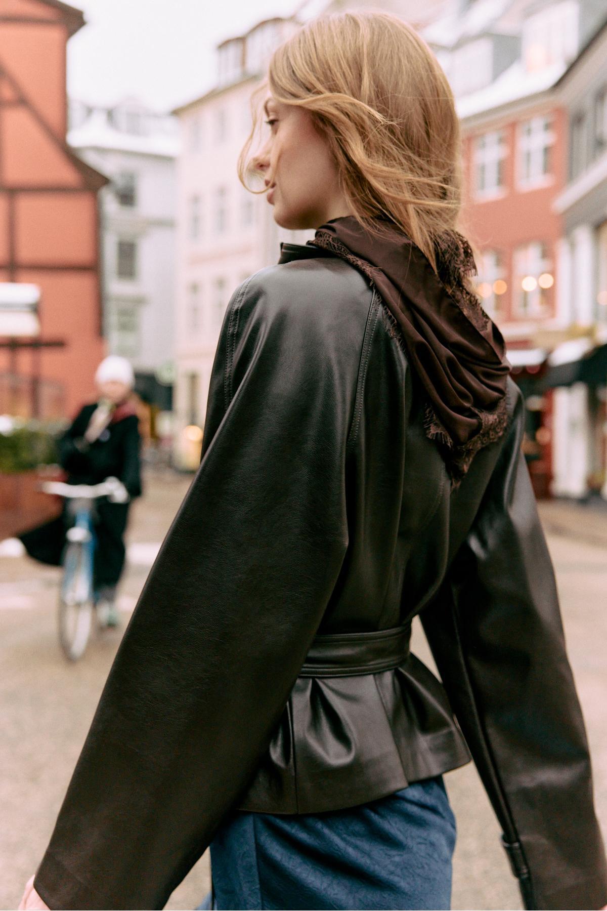 Stradivarius  Dik yaka suni deri trençkot - Görsel 2