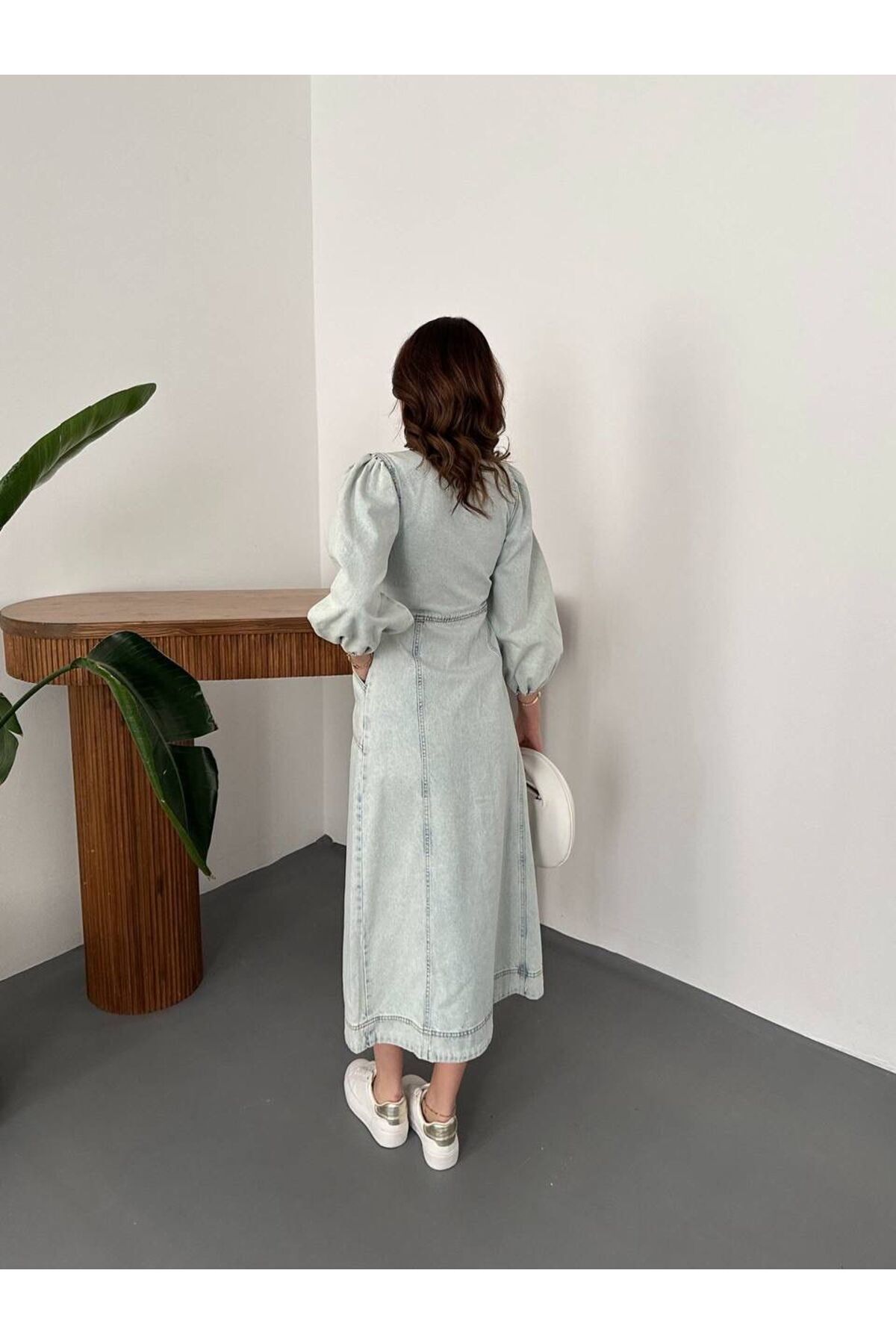 Ekim Store  V Yaka Yarım Kol Düğmeli Kot Elbise - Görsel 6