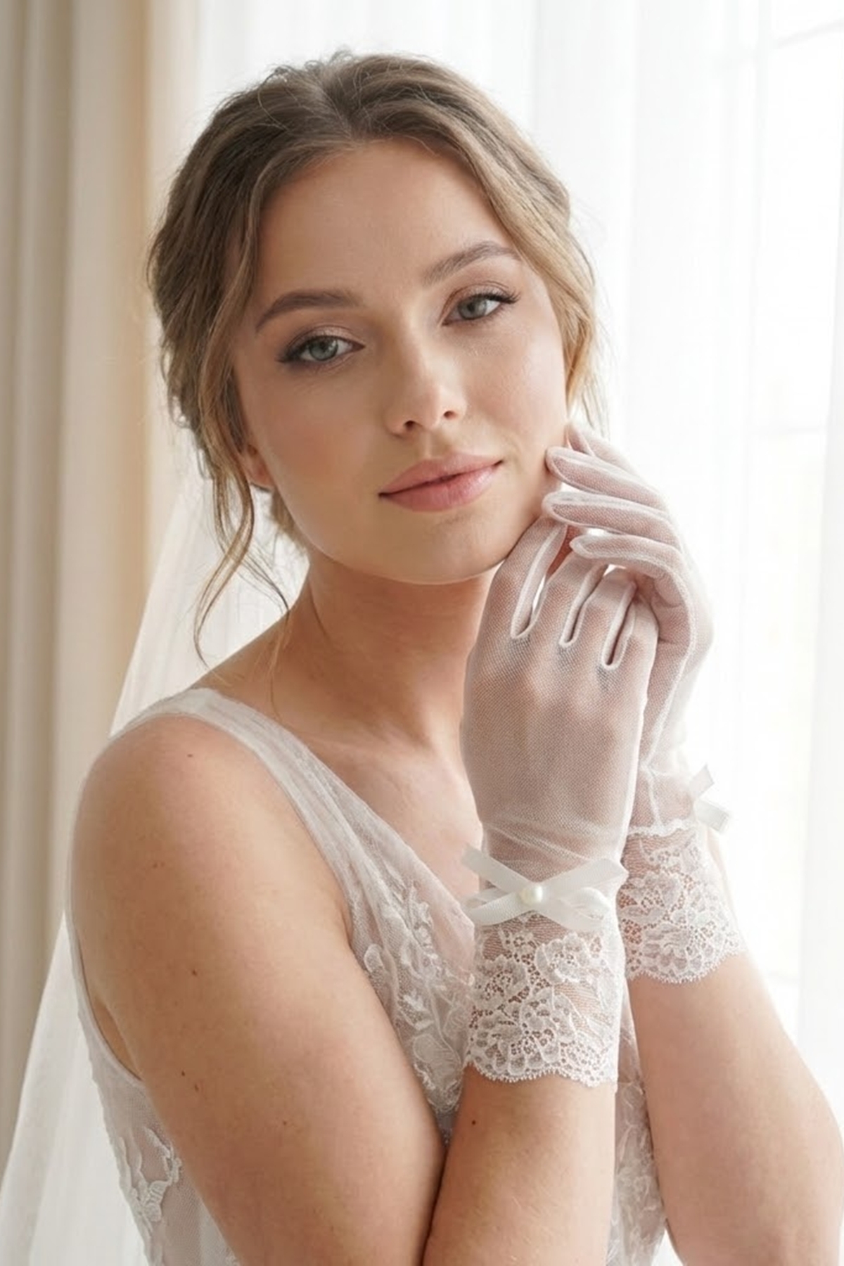 Hobigram Maison Blanche, Pearl Bow Couture Bilek Üstü Tül Gelin Eldiveni