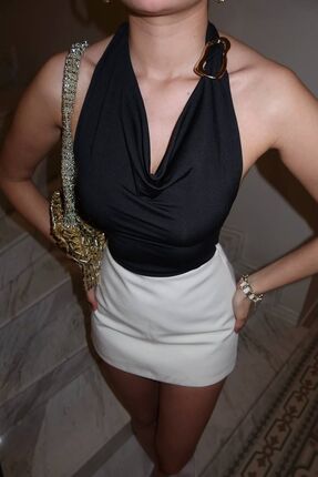 Amaze BOYUNDAN GEÇMELİ AKSESUARLI BLUZ