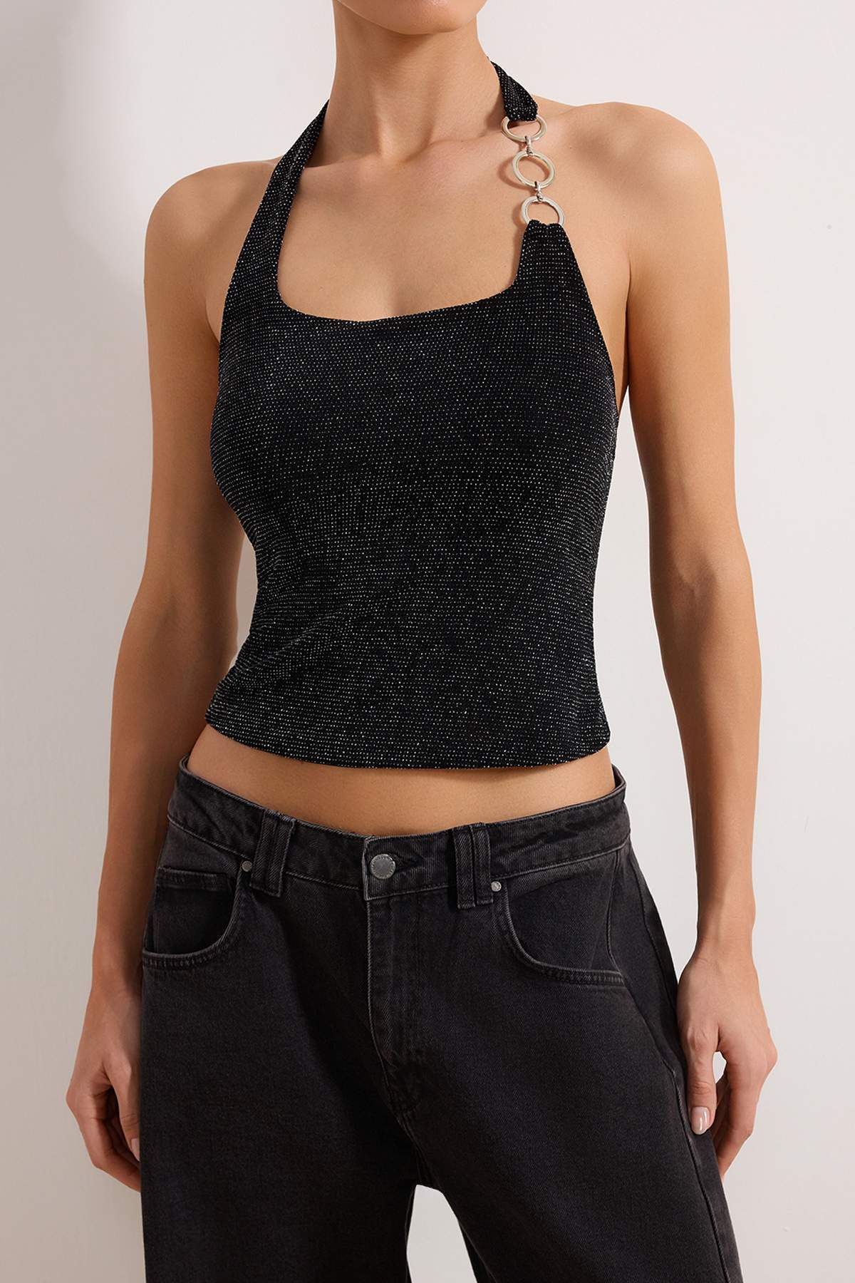 Trendyolmilla  Siyah Parıltılı Kare Yaka Aksesuarlı Örme Party Bluz TPRSS26BZ00038 - Görsel 3