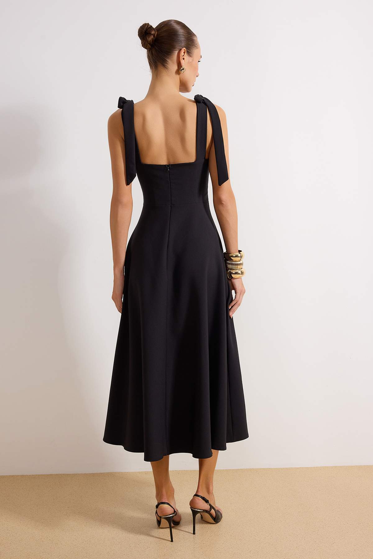 Schwarzes A-Linien-Abendkleid mit gewebtem Träger und Schnürung, Nachtabendkleid TPRSS24EL00251