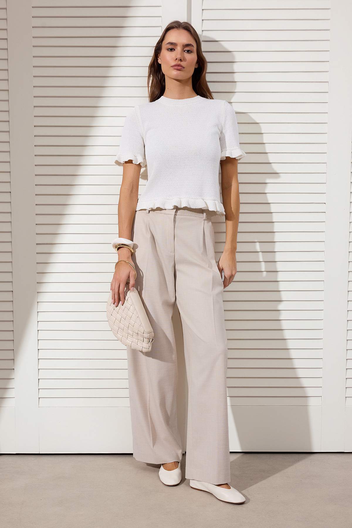 Trendyolmilla  Limited Edition Ekru Fırfır Detaylı Bisiklet Yaka Triko Bluz TWOSS26BZ00135 - Görsel 8