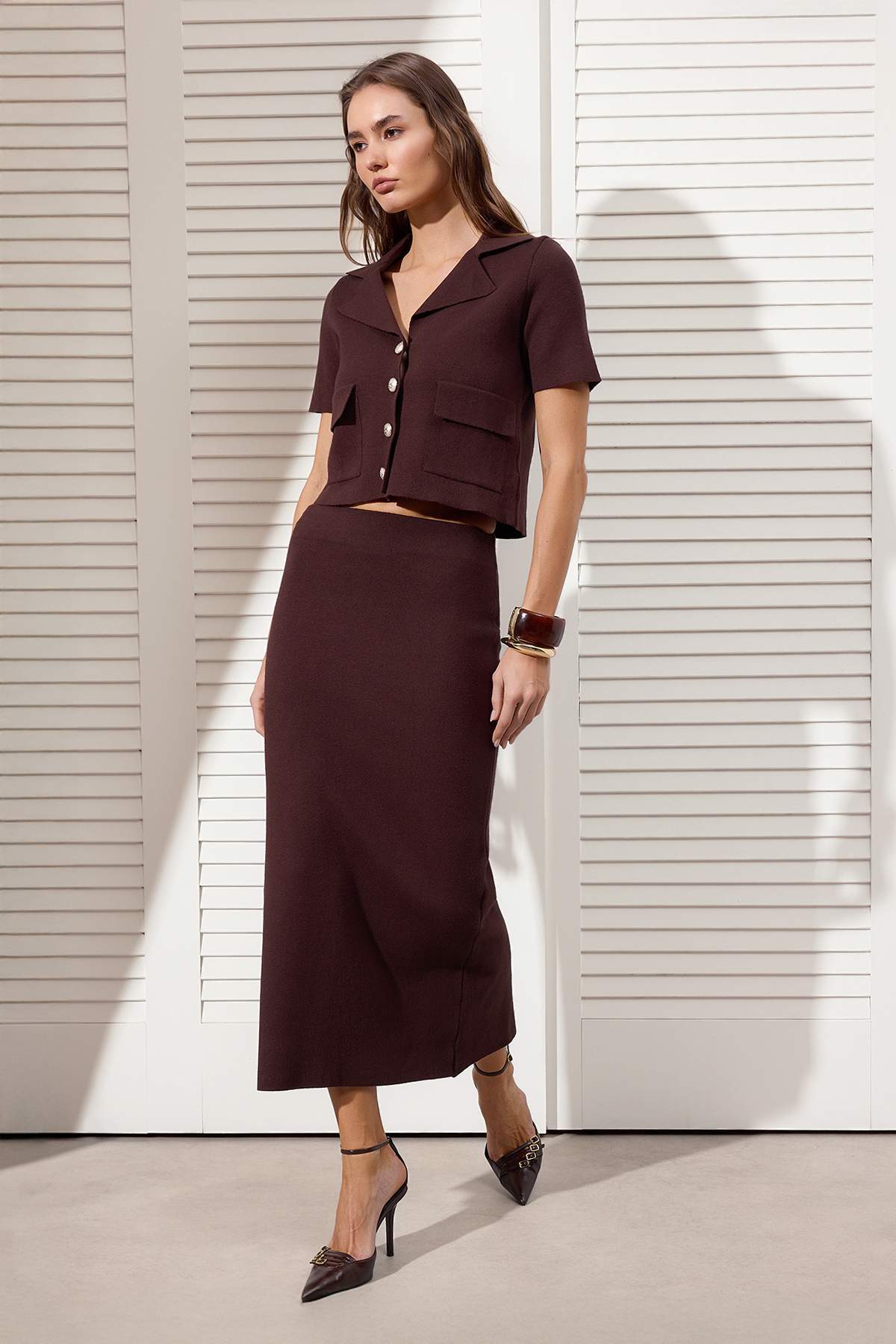 Trendyolmilla  Kahverengi Premium İplik Düğme Detaylı Ceket Triko Alt - Üst Takım TWOSS26AU00020