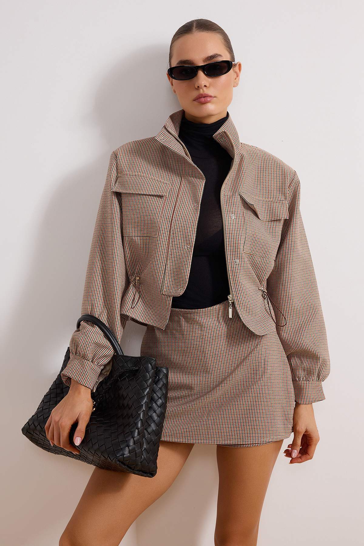 Trendyol Collection Κόκκινο καρό/καρότες υφαντό μπουφάν με λεπτομέρεια κούμπω...