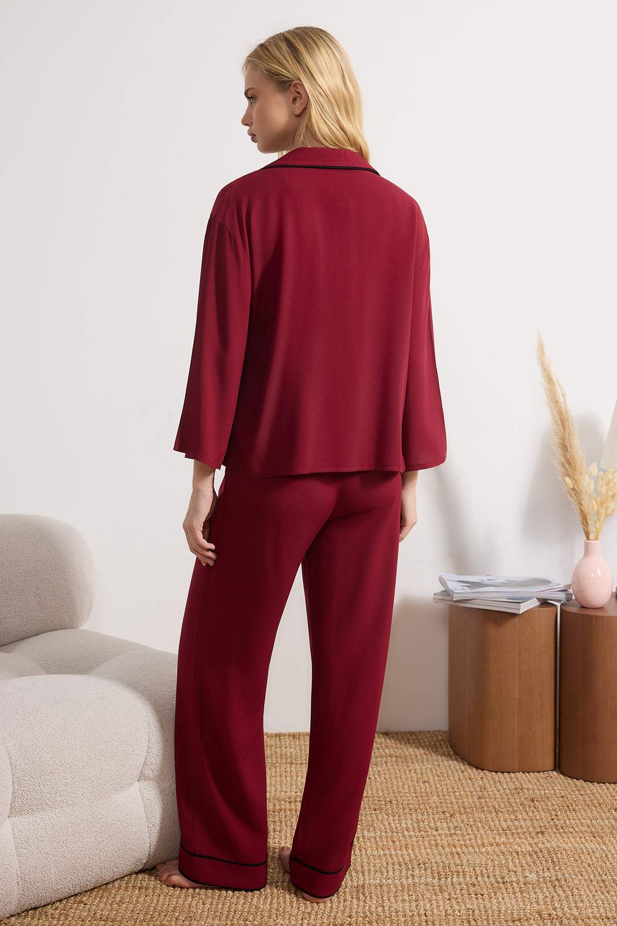 Trendyolmilla  Bordo Biyeli Viskon Dokuma Pijama Takımı THMAW21PT0292 - Görsel 4