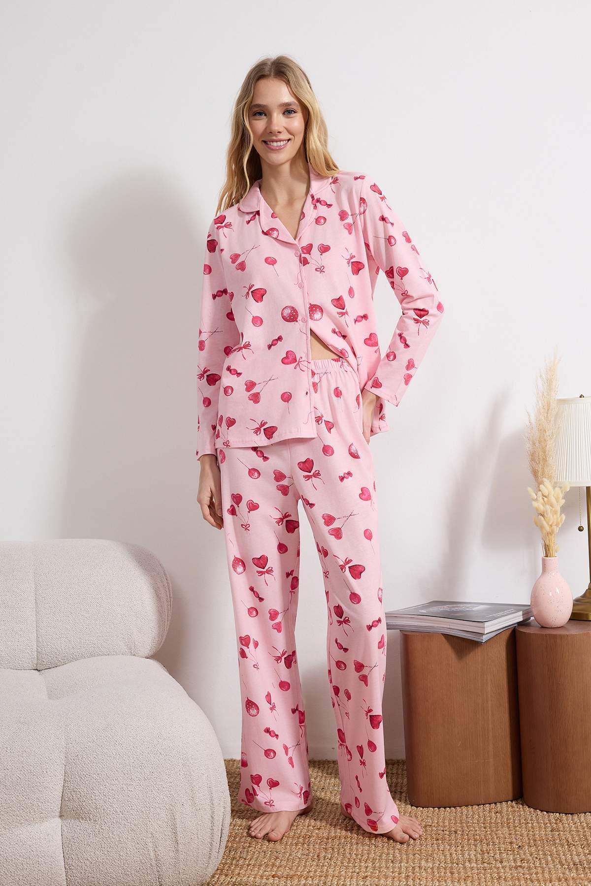 Trendyol Collection Rosa Pyjama-Set aus 100 % bedrucktem Single-Jersey-Strick...
