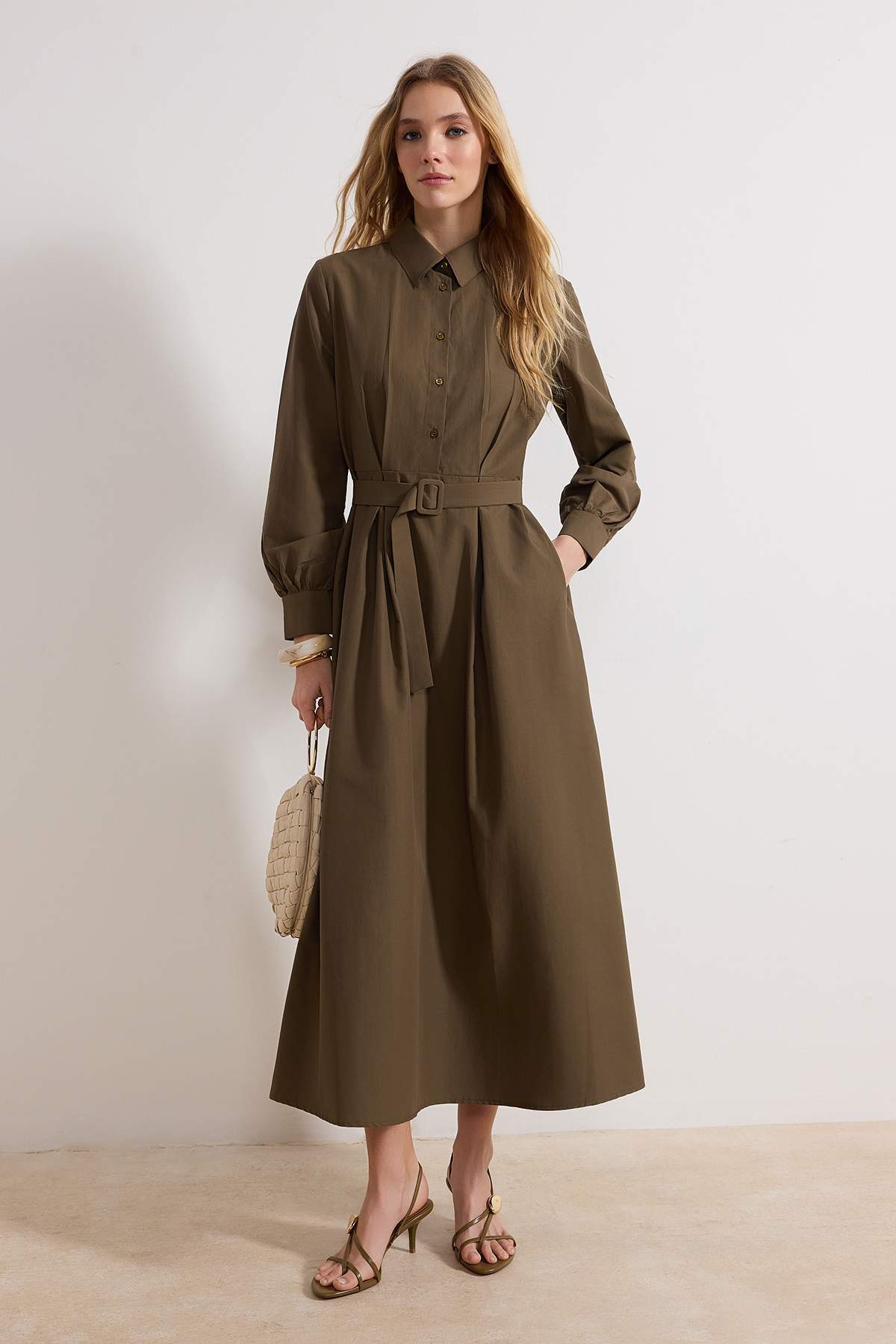 Trendyol Modest Khaki inggalléros szőtt ruha övvel TCTSS25EB00006