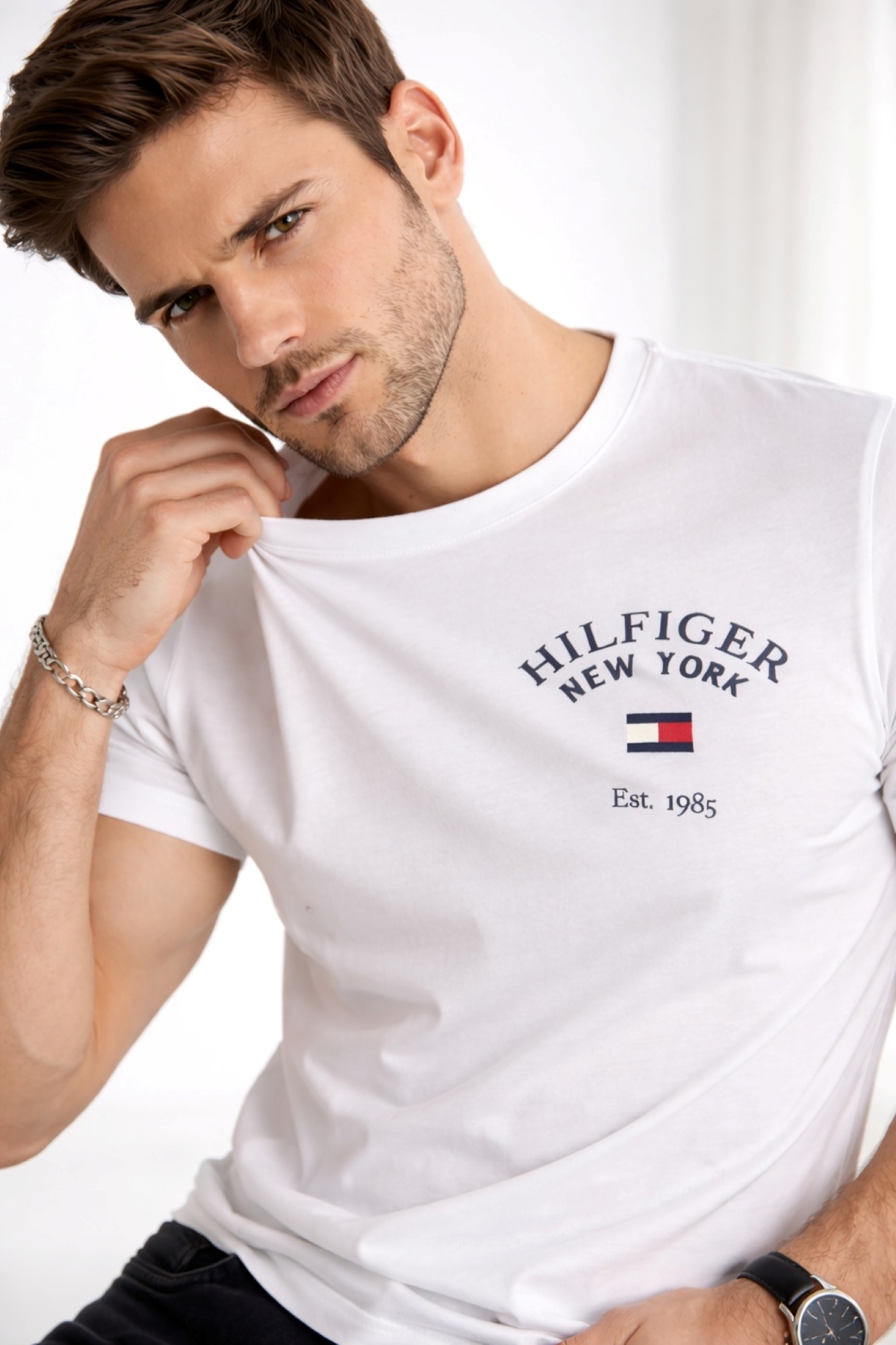 تامی هیلفیگر تی‌شرت اسلیم فیت گلدوزی لوگو