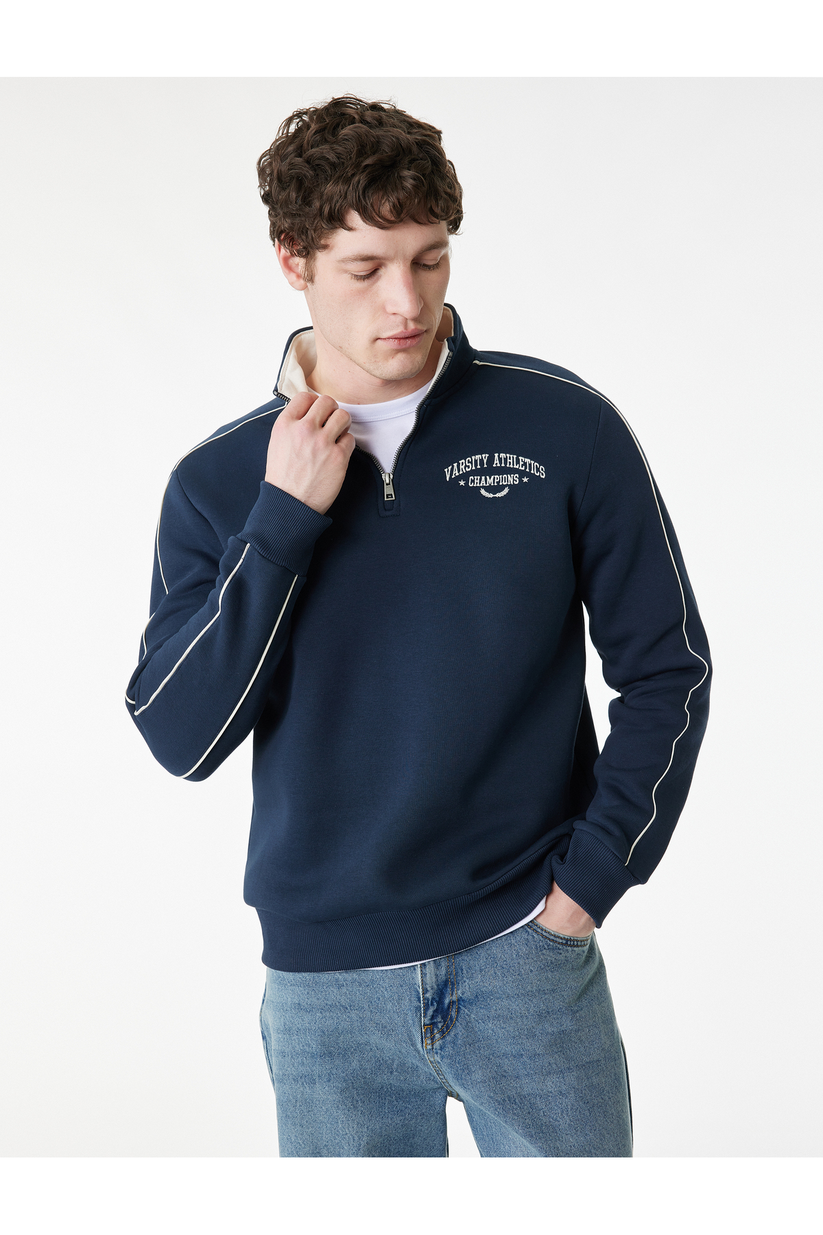 Regular Fit Uzun Kollu Nakışlı Şardonlu Yarım Fermuarlı Sweatshirt — سرمه‌ای 6WAM70273MK — تصویر 2 از 5