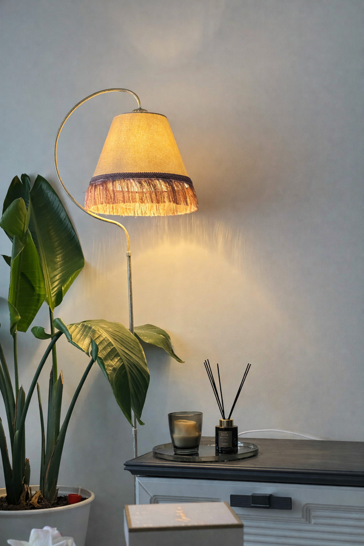 Floor Lamp Cise Ellipse Metal Body Cream Yellow Patina Lampshade Cream Fabric Hat Fringed Pink Living Room Corner