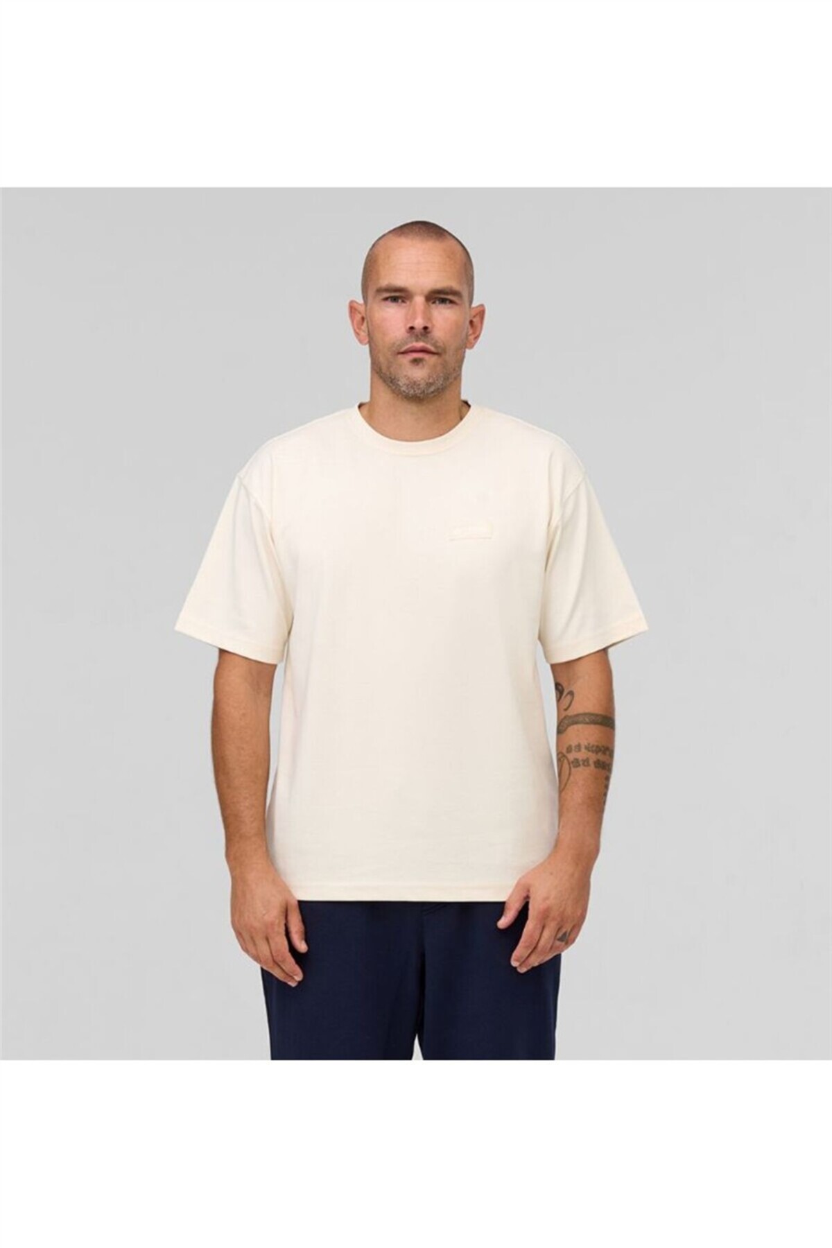 کلمبیا تی‌شرت گرافیکی طرح سینه CSC M LABEL