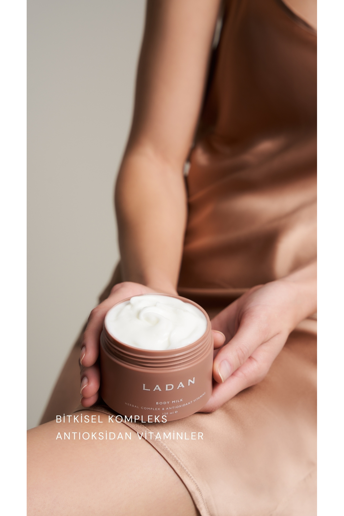 Nemlendirici ve Besleyici Vücut Sütü - Bitkisel Kompleks ve Antioksidan Vitaminler - 120 ml — TYCE0FCVIN169988069712854 — تصویر 7 از 9