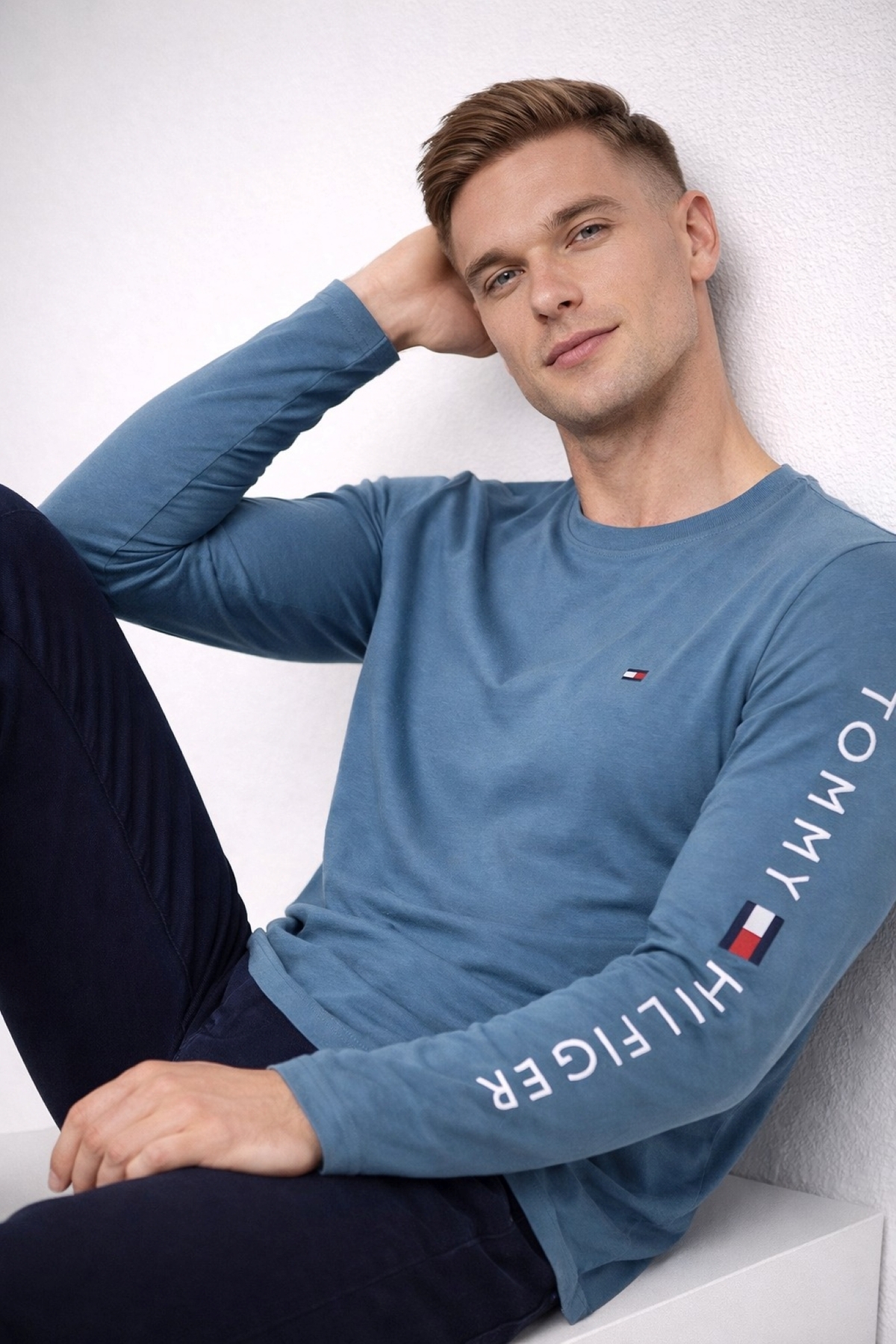 تامی هیلفیگر تی‌شرت آستین بلند طرح لوگو اسلیم